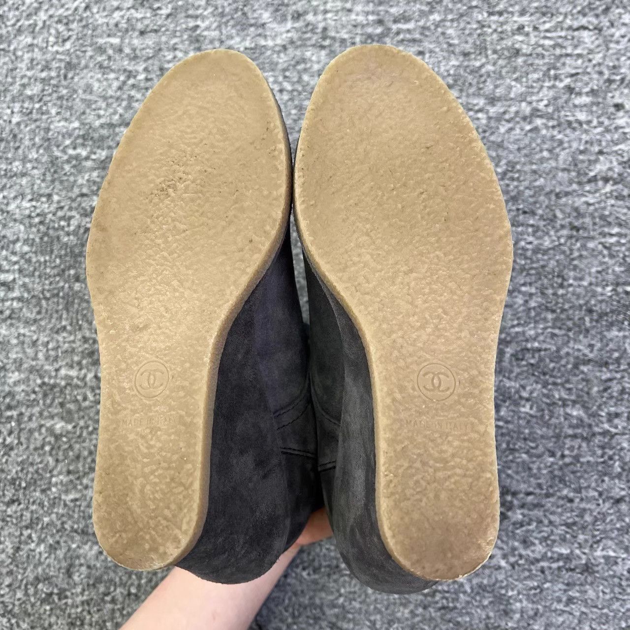 Chanel Chanel CC Logo Suede Wedge Sandals K12 Size US 5.5 / IT 35.5 - 7 Thumbnail