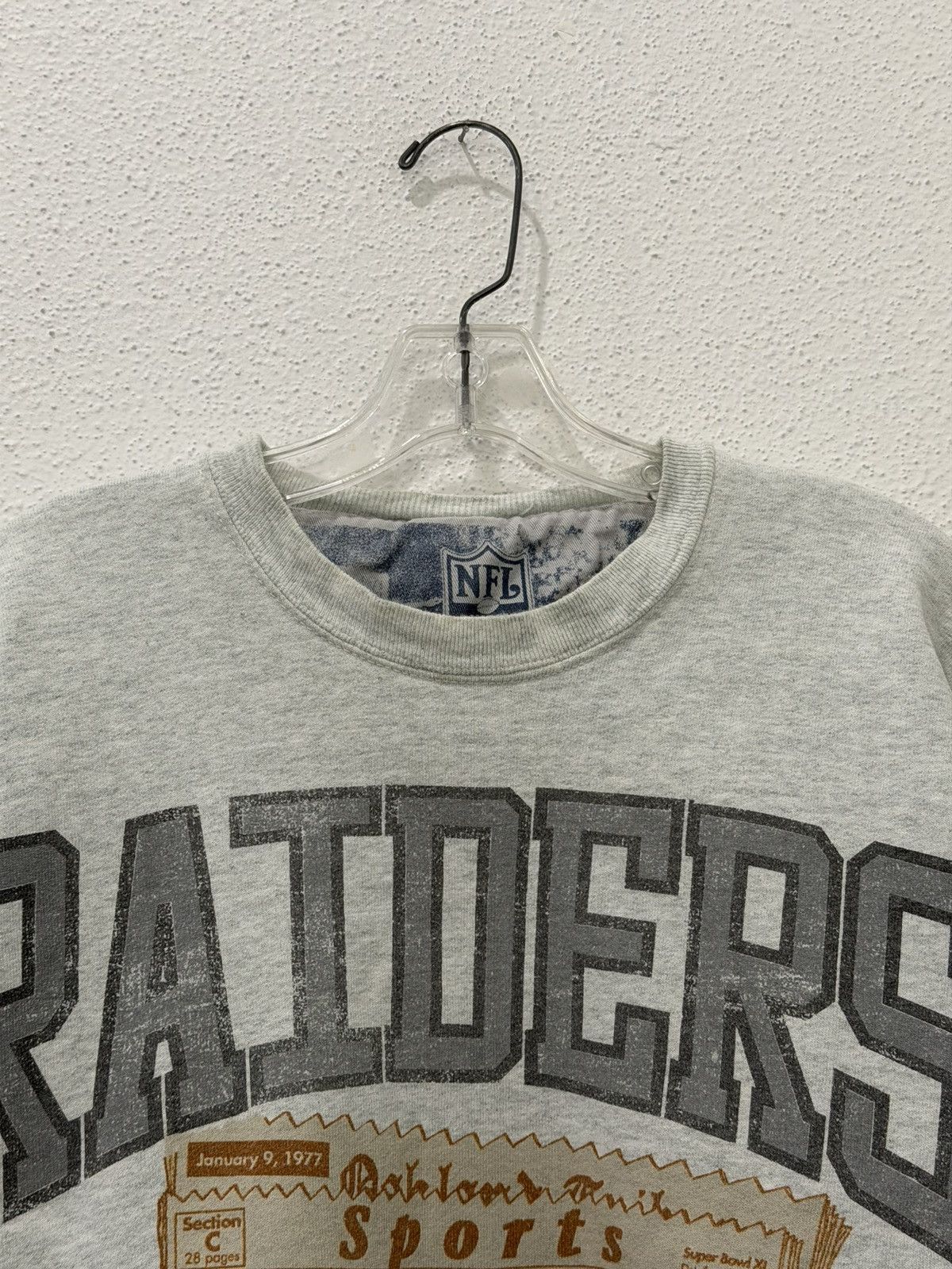 NFL Vintage 90s Oakland Raiders Defeat Vikings SuperBowl XI 1977 Size US L / EU 52-54 / 3 - 4 Thumbnail