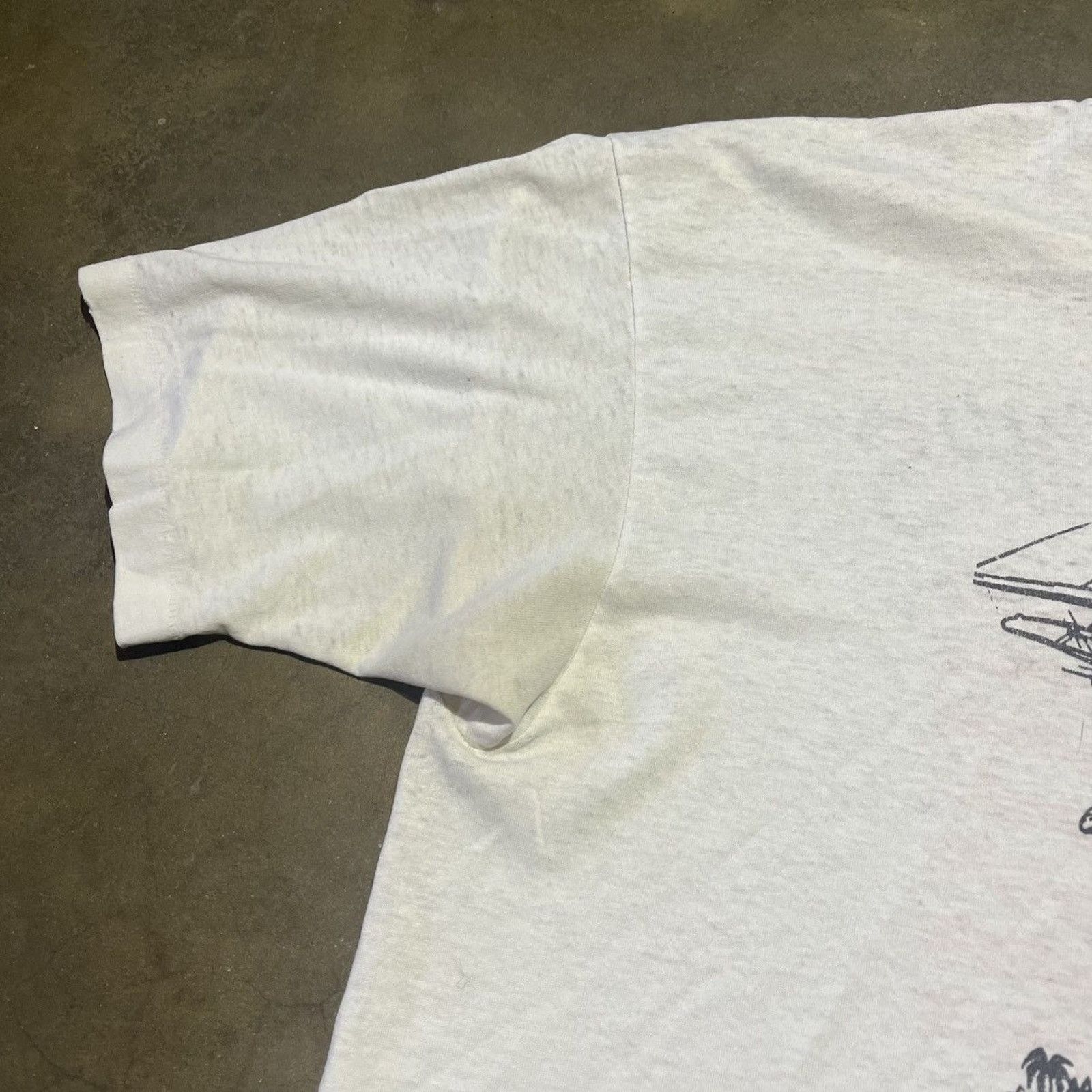 Vintage Vintage 90s I'd Fly 10k Miles To Smoke A Camel White T-Shirt Size US XL / EU 56 / 4 - 3 Thumbnail