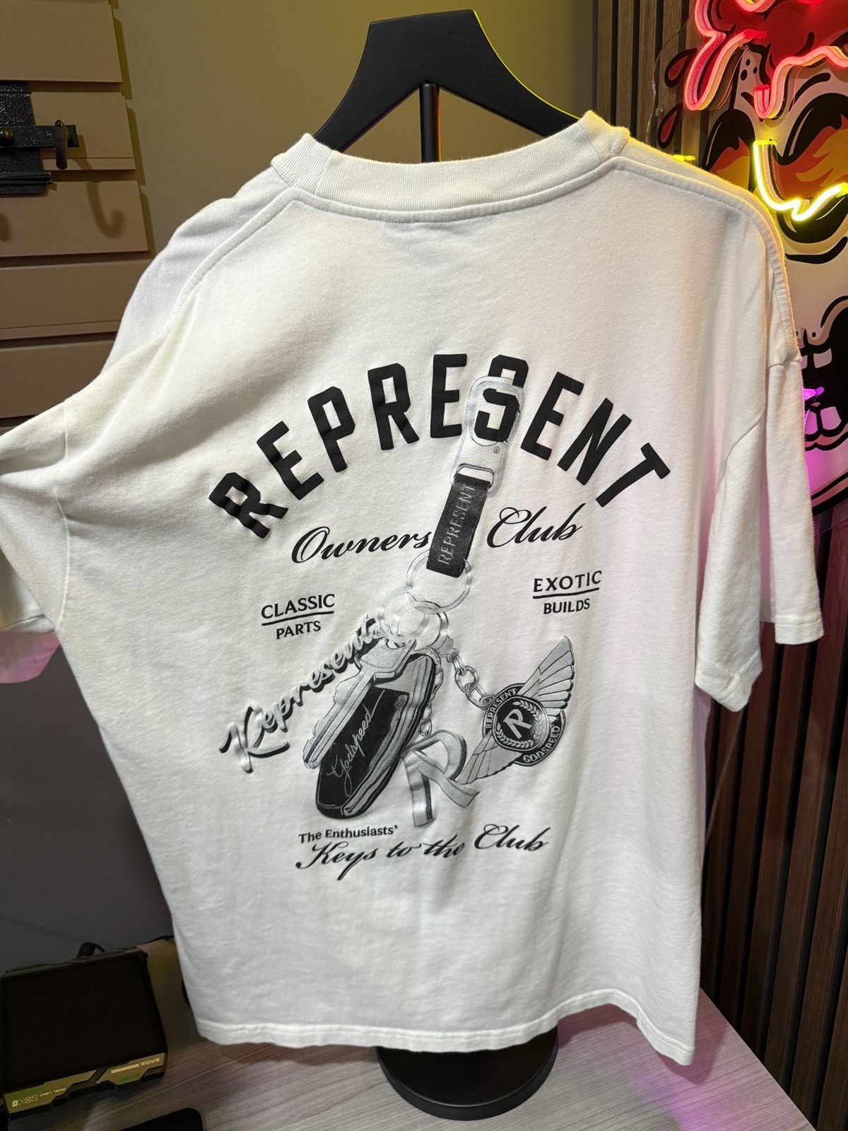Represent Clo. Represent Keys to the Club Tee Flat White Size US L / EU 52-54 / 3 - 3 Thumbnail