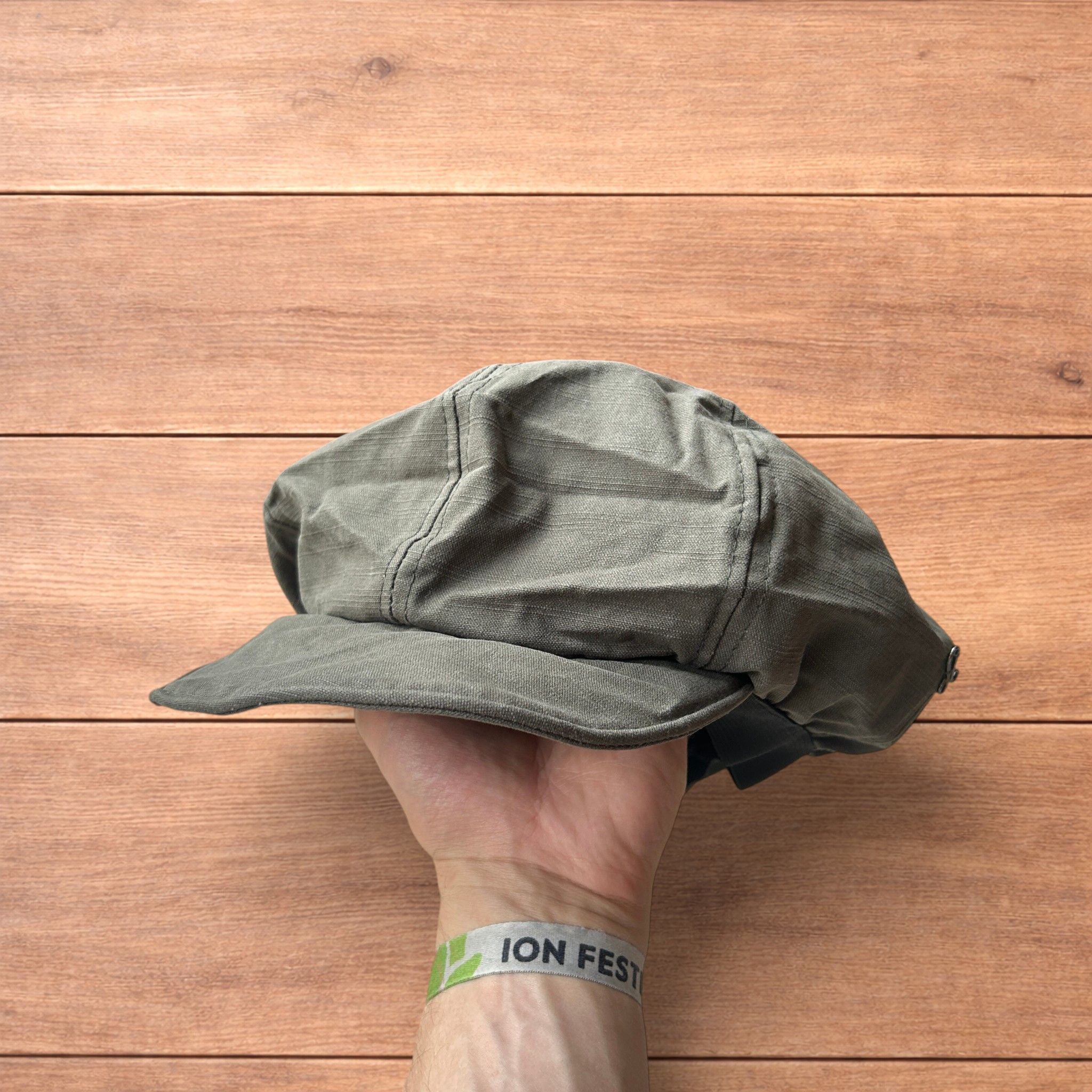 Japanese Brand Vintage style newsboy painter flat cap beret in khaki green. Size ONE SIZE - 1 Thumbnail