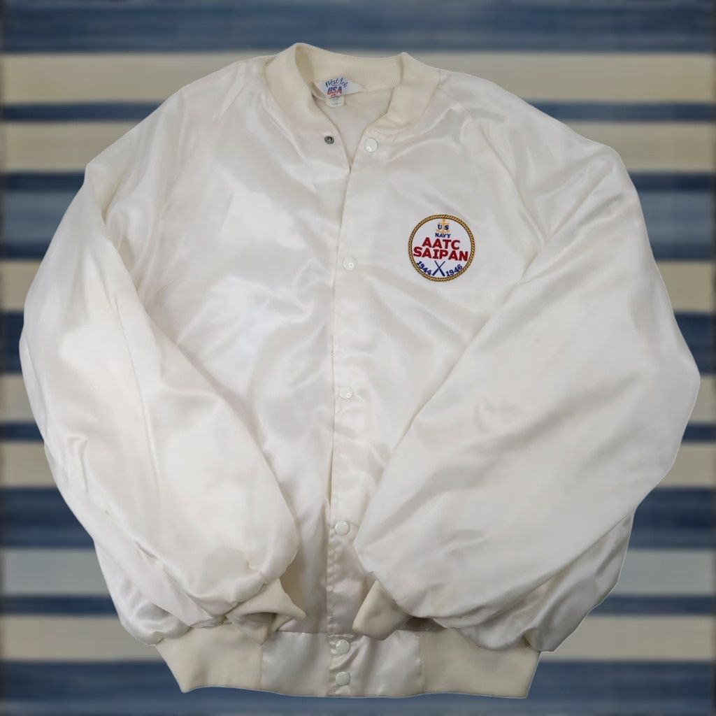 Vintage VINTAGE USNTS US Navy Fightin Blue Jackets Graphic Satin Jacket Shirt Mens XXL White- 2XL Bomber Jacket Size US XXL / EU 58 / 5 - 1 Thumbnail