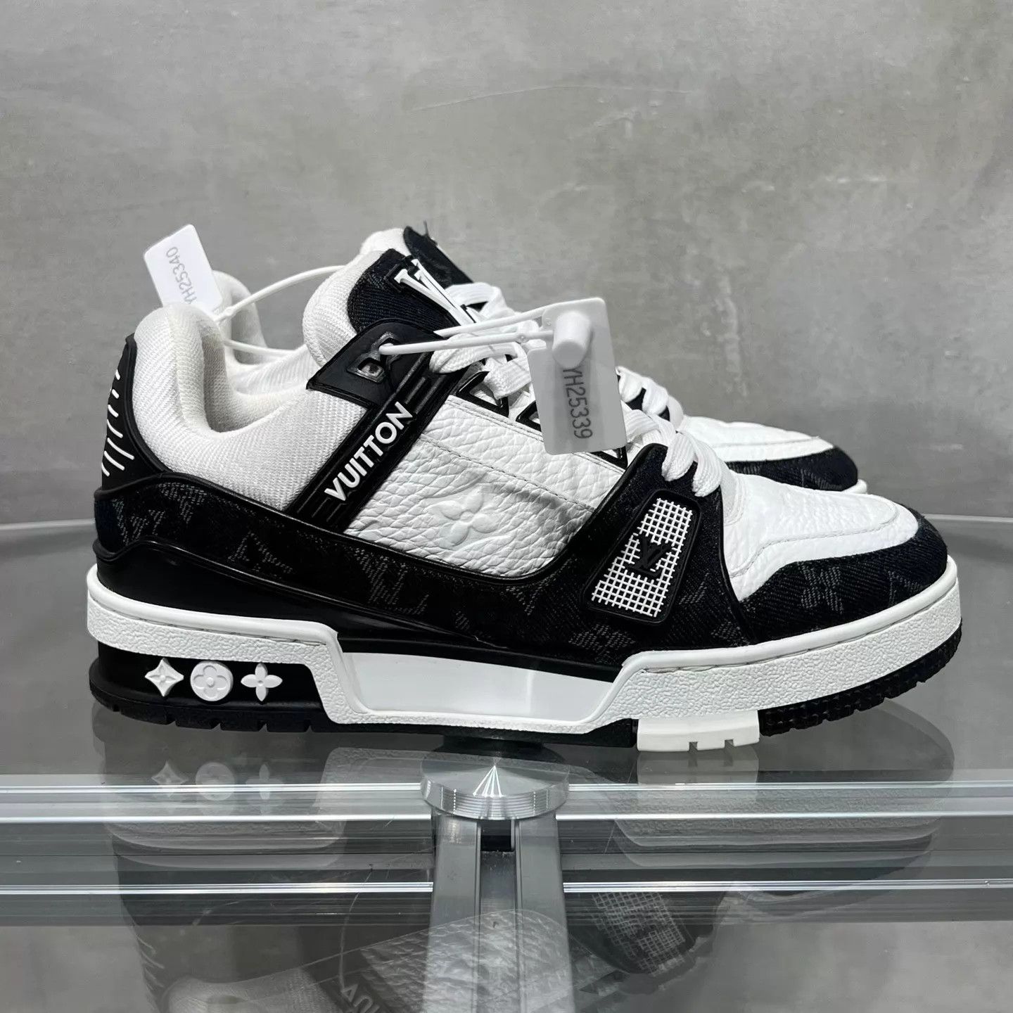 Louis Vuitton LV Trainer Black White Denim UK2 36 Size US 4.5 / IT 34.5 - 4 Thumbnail