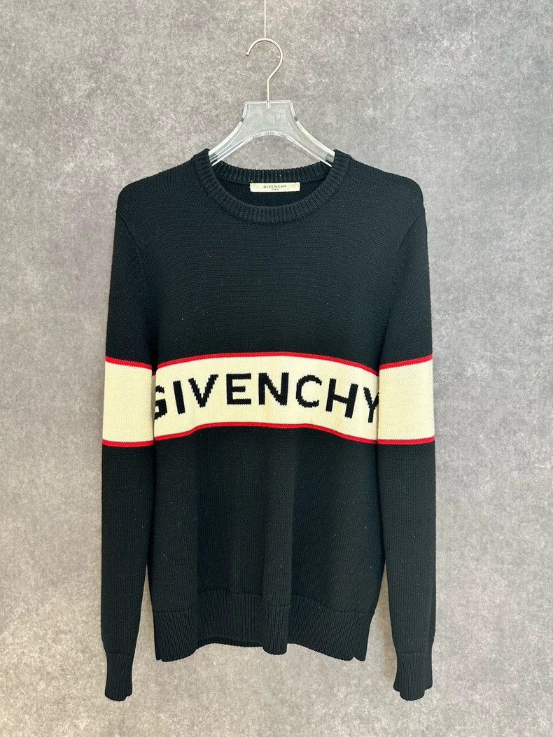 Givenchy Givenchy Black Inverted Letter Logo Sweater Size S Size US S / EU 44-46 / 1 - 1 Thumbnail