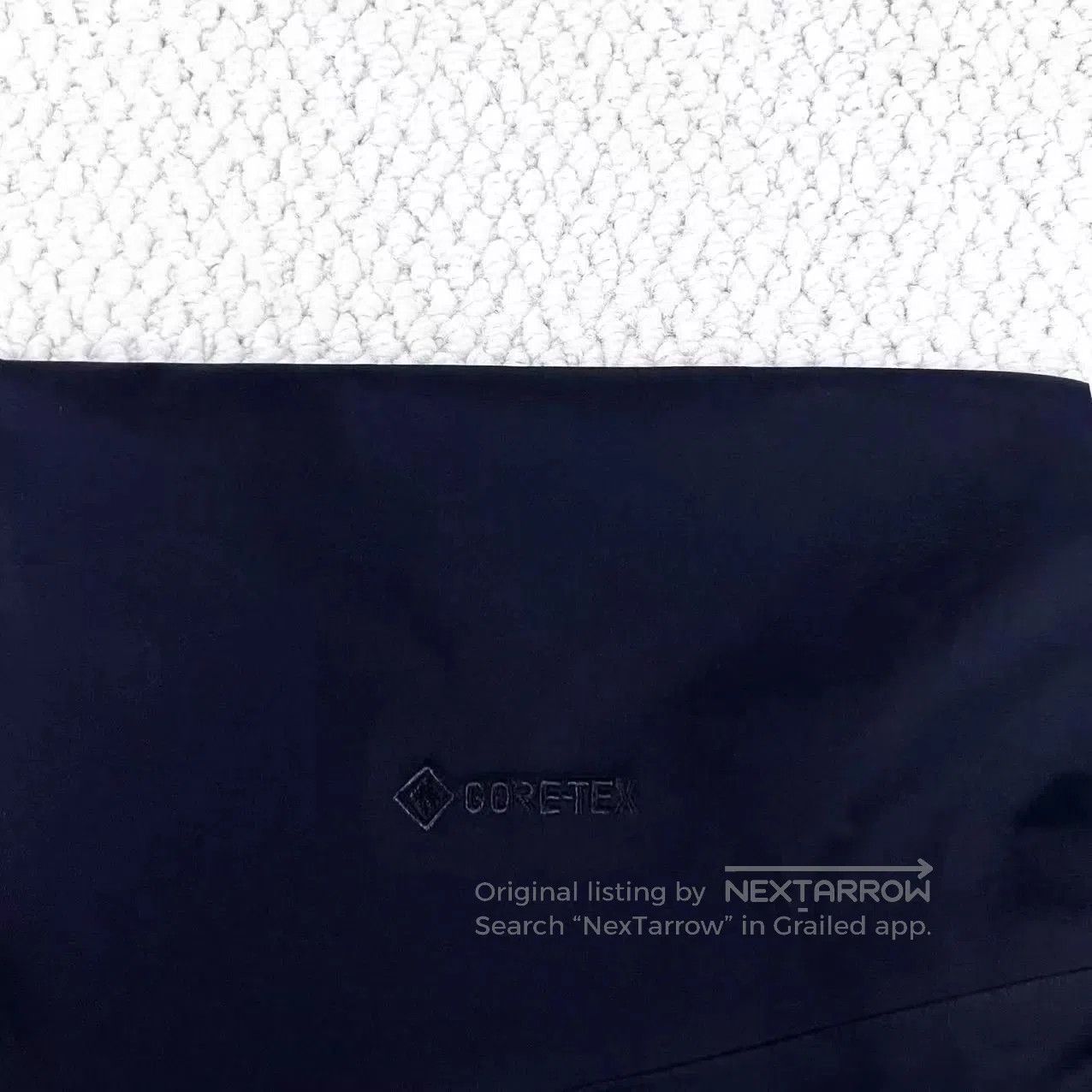 Arc'teryx Black Hooded Light Jacket Size M. Size US M / EU 48-50 / 2 - 5 Thumbnail