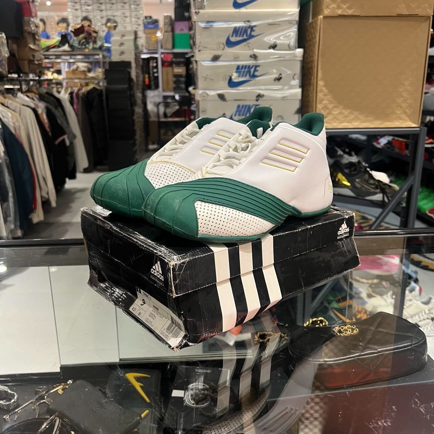 Adidas Adidas Lowtop Sneakers 9.5 Men Size US 9.5 / EU 42-43 - 1 Thumbnail
