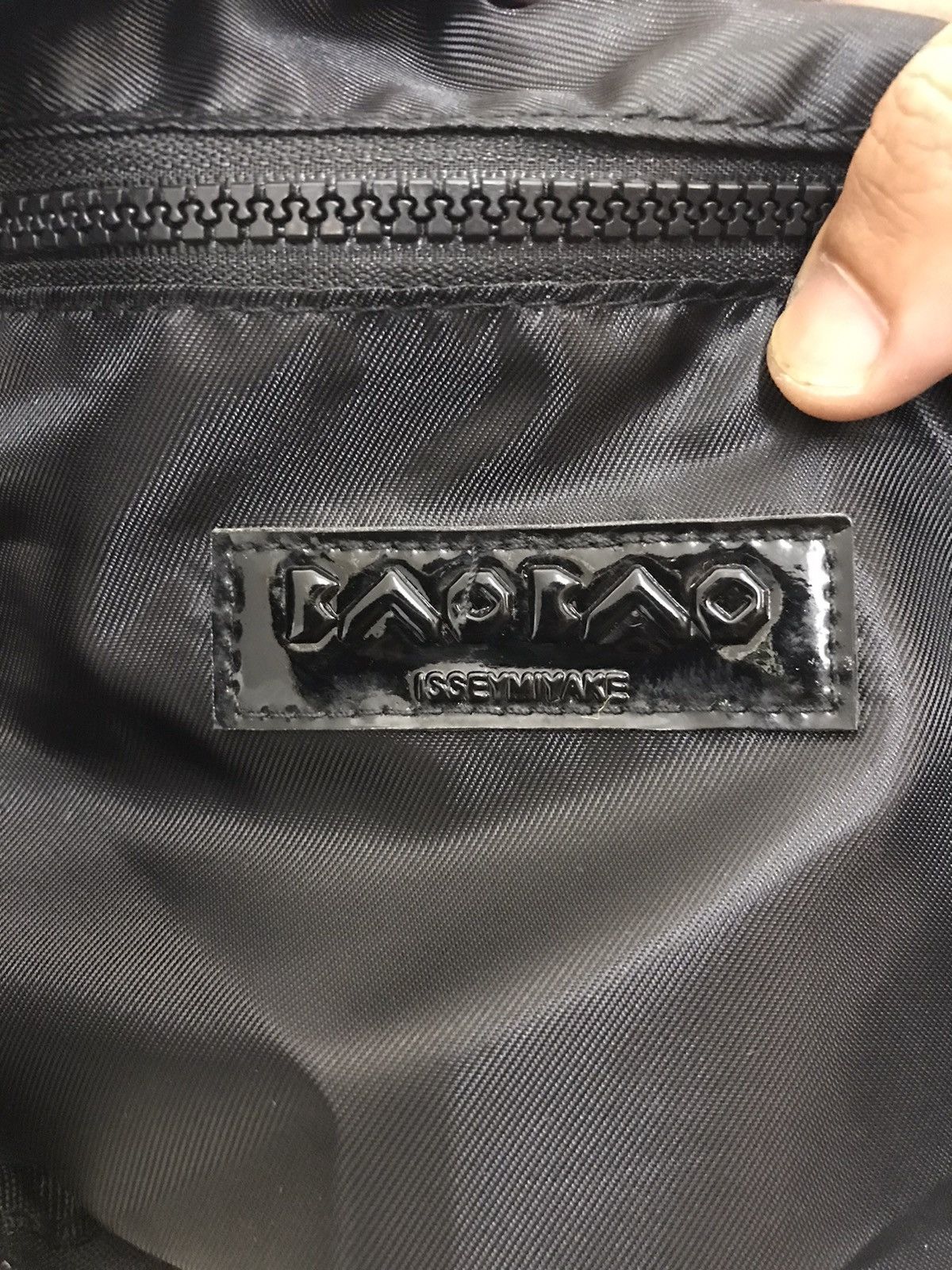 Issey Miyake × Issey Miyake Bao Bao × Japanese Brand Bao Bao Issey Miyake Rock Silver Metallic Mate Tote Bag Size ONE SIZE - 8 Thumbnail
