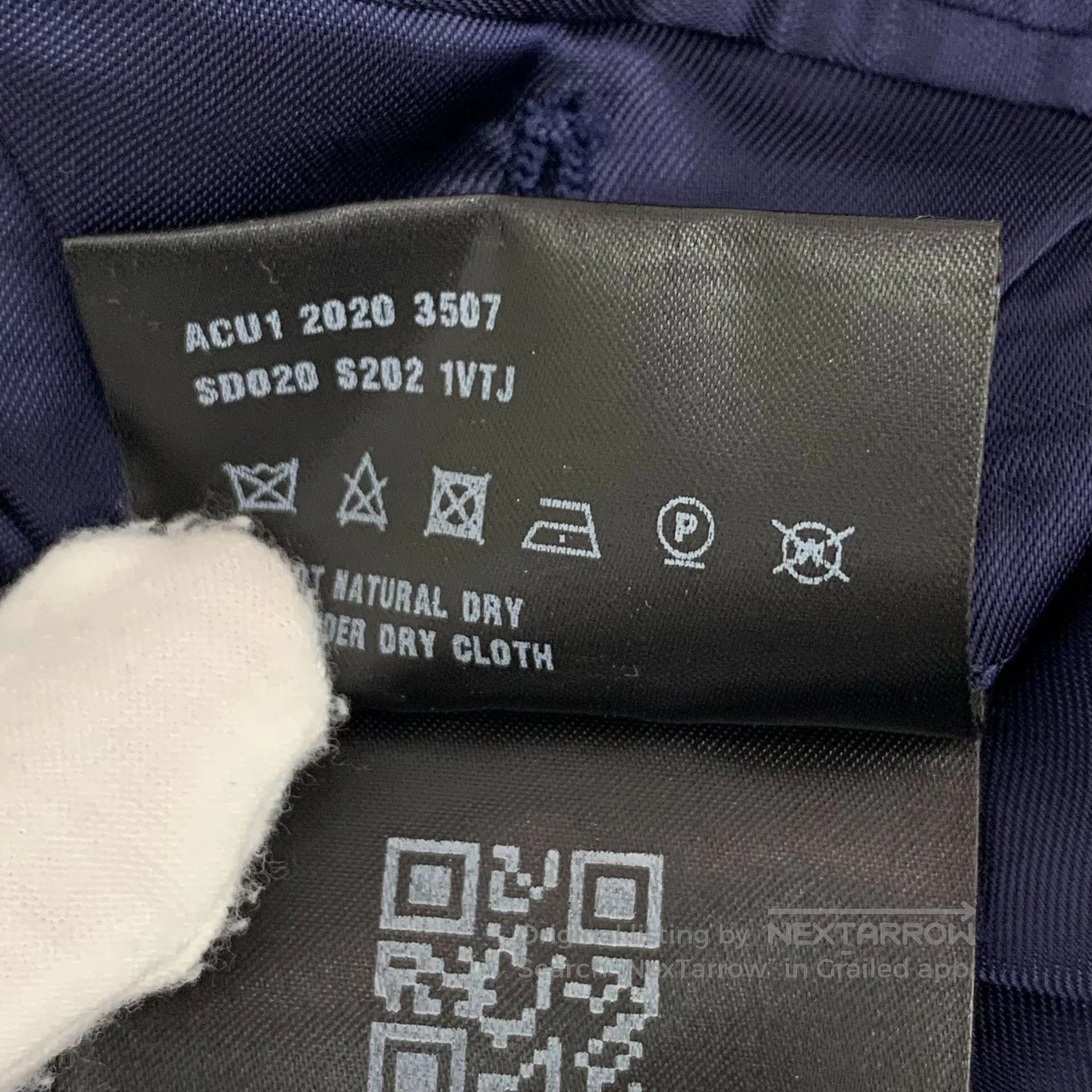Prada Prada Navy Wool Lapel Single-Breasted Suit. Size US L / EU 52-54 / 3 - 8 Thumbnail