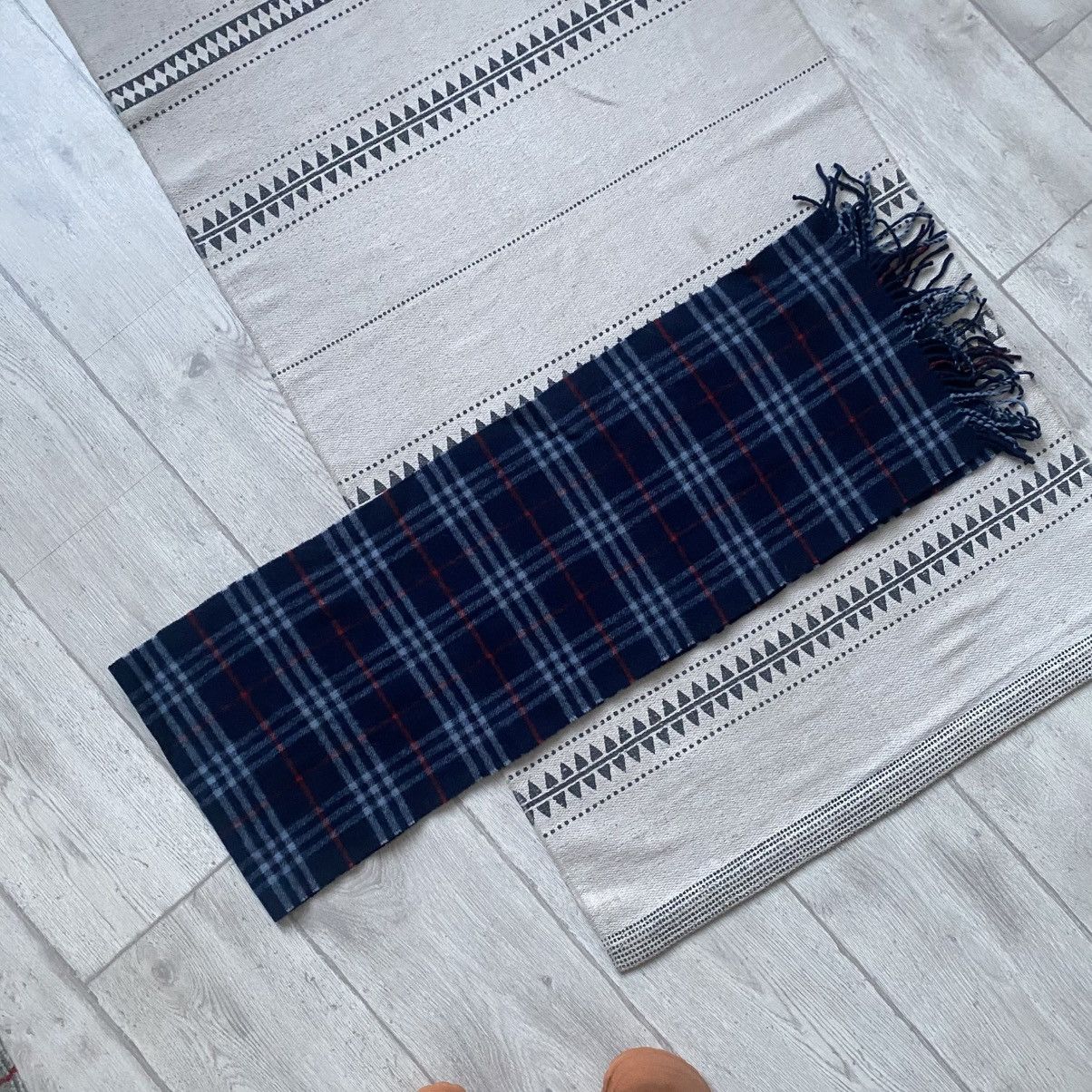 Burberry 🔥 Vintage 90s Burberry Scarf Wool / Muffler / Neckwear Size ONE SIZE - 3 Thumbnail