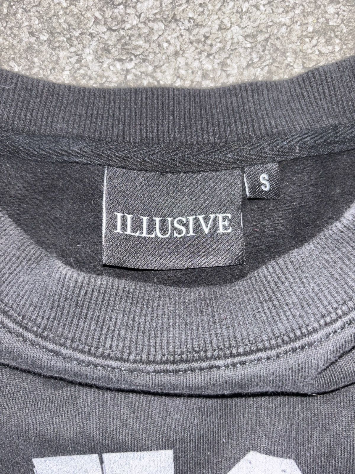 Vintage Illusive Studios crewneck Size US S / EU 44-46 / 1 - 3 Thumbnail