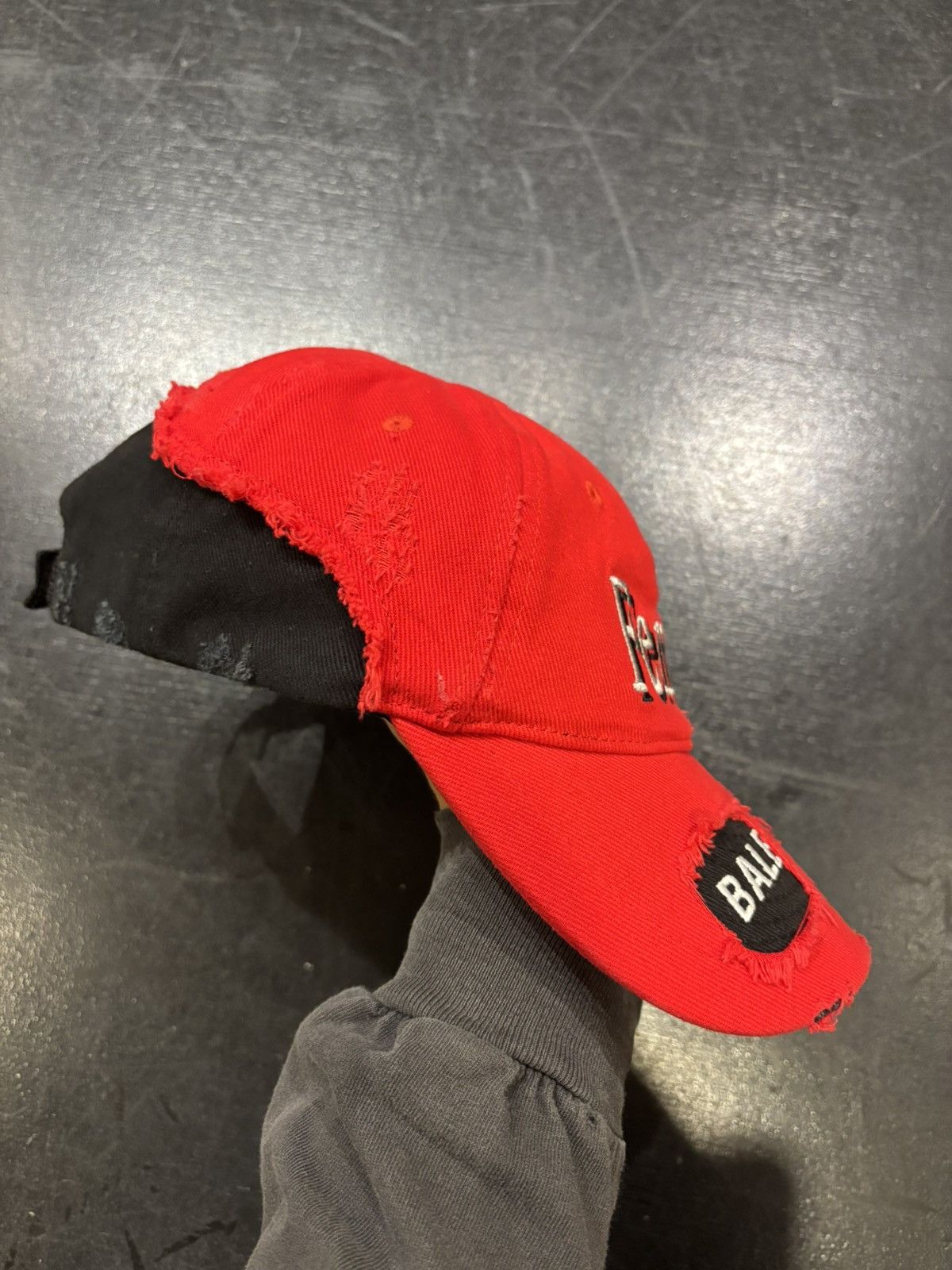 Balenciaga Balenciaga Femme Pre Distressed Hat Size ONE SIZE - 2 Thumbnail