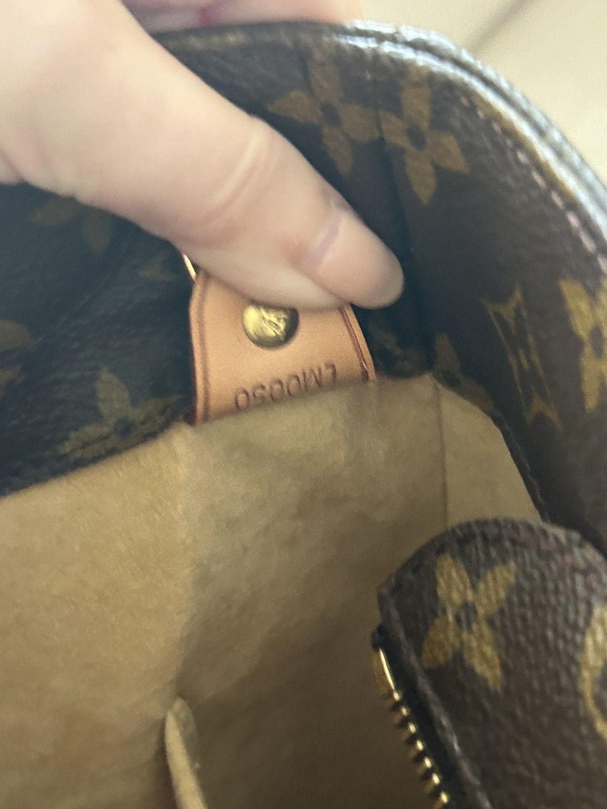 Louis Vuitton Louis Vuitton Monogram Luco Bag Size ONE SIZE - 8 Thumbnail