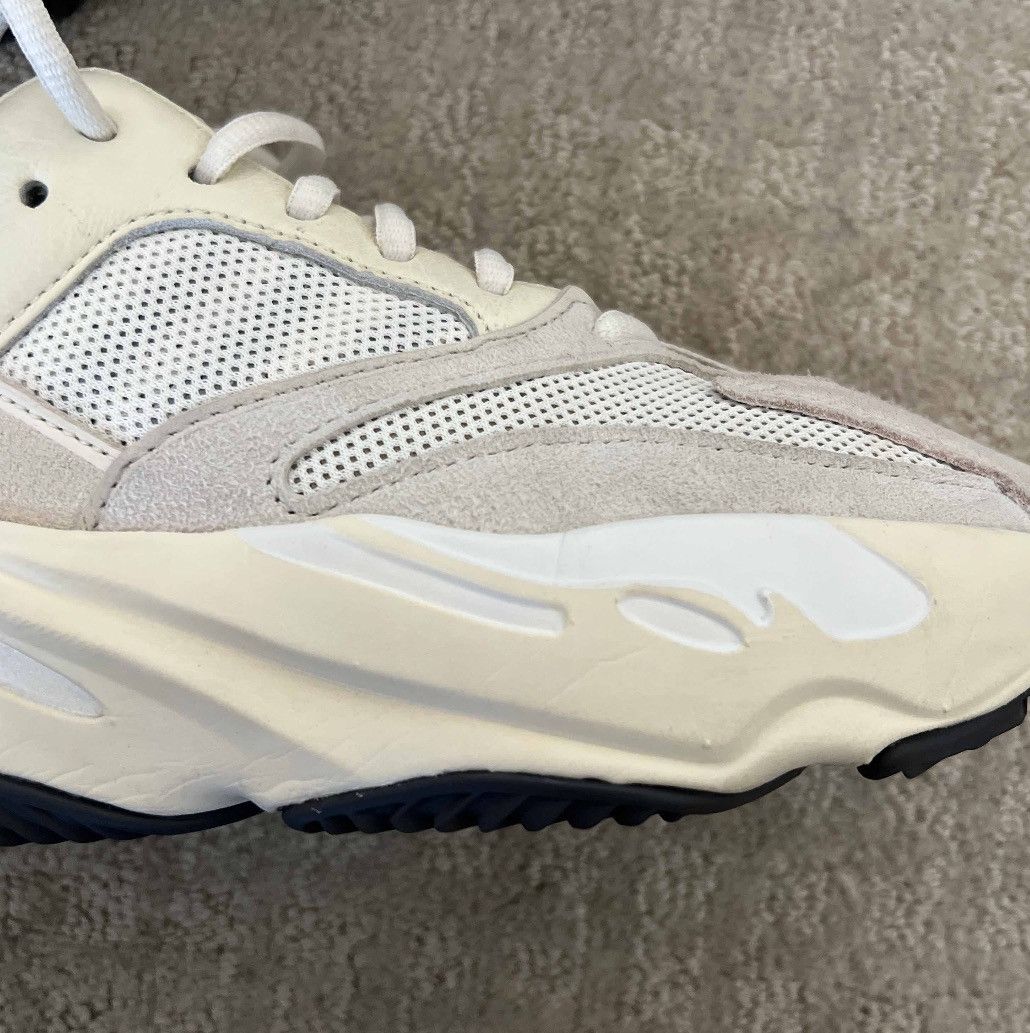 Adidas Yeezy 700 Analog Size 7 Size US 7 / EU 40 - 9 Thumbnail