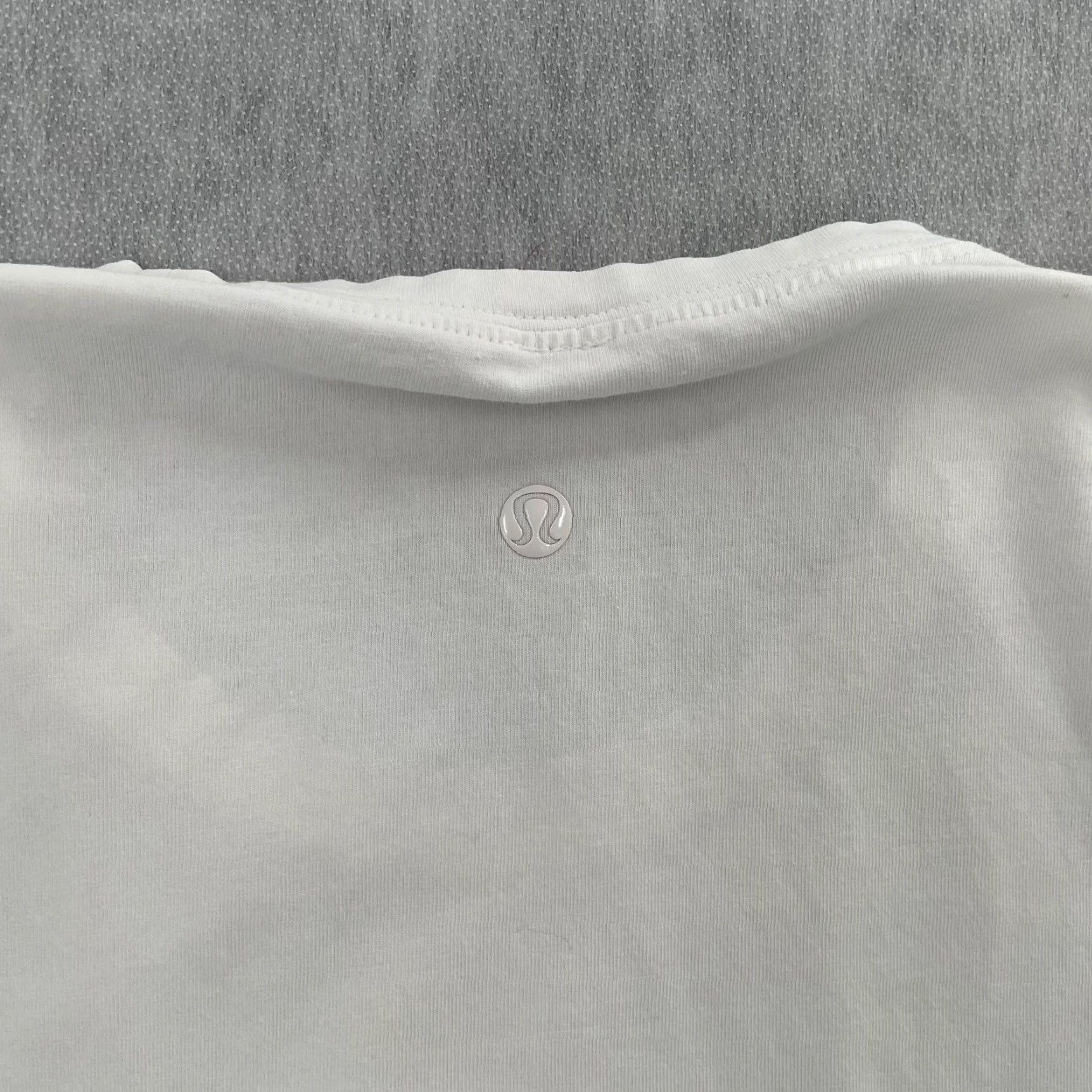 Lululemon VINTAGE Lululemon Tank Top Womens 6 Sleeveless Gym Yoga Casual White Pullover Size M / US 6-8 / IT 42-44 - 5 Thumbnail
