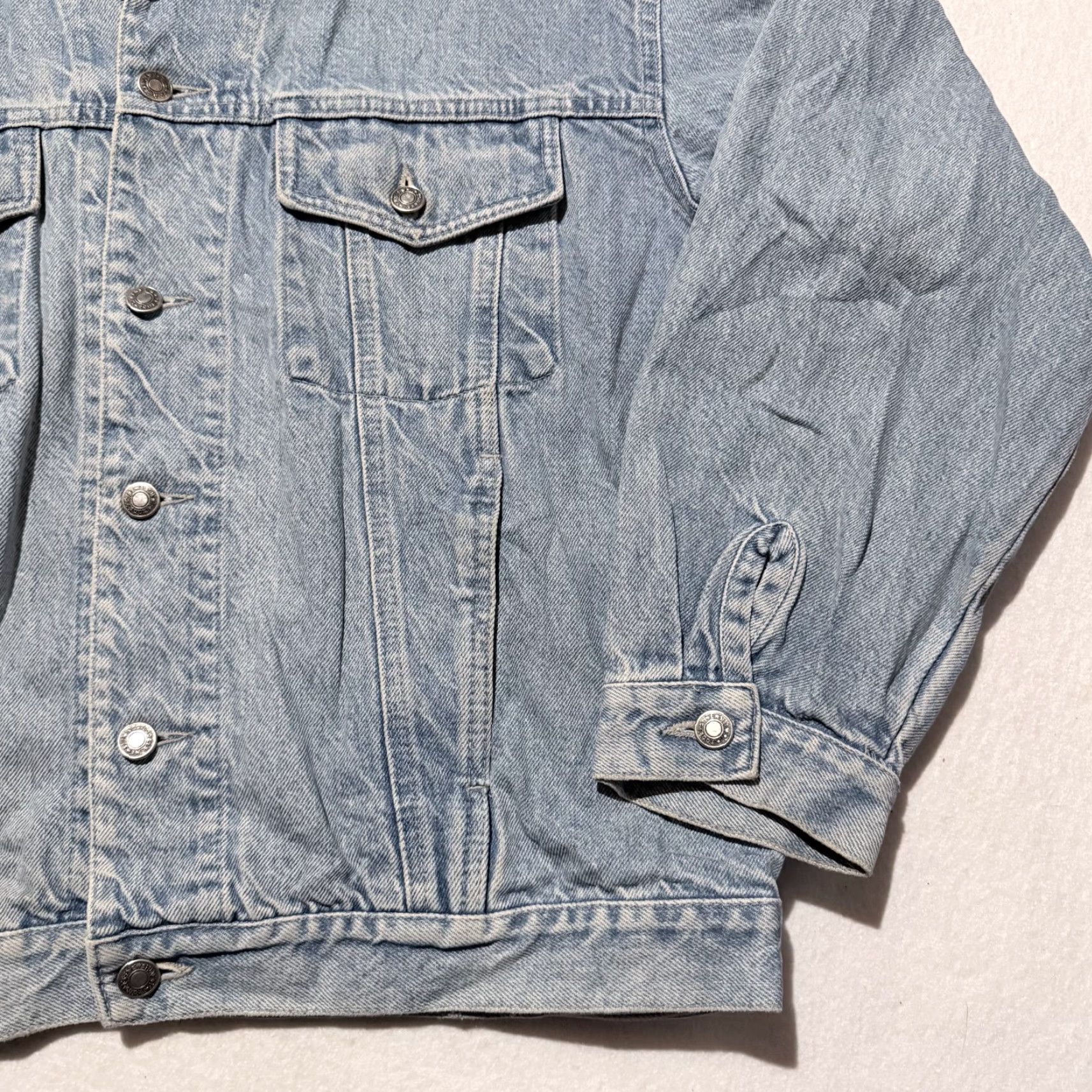 Etro Vintage Today's News Trucker Jacket Men Blue Light Wash Denim Retro Classic Jacket Size US L / EU 52-54 / 3 - 6 Thumbnail