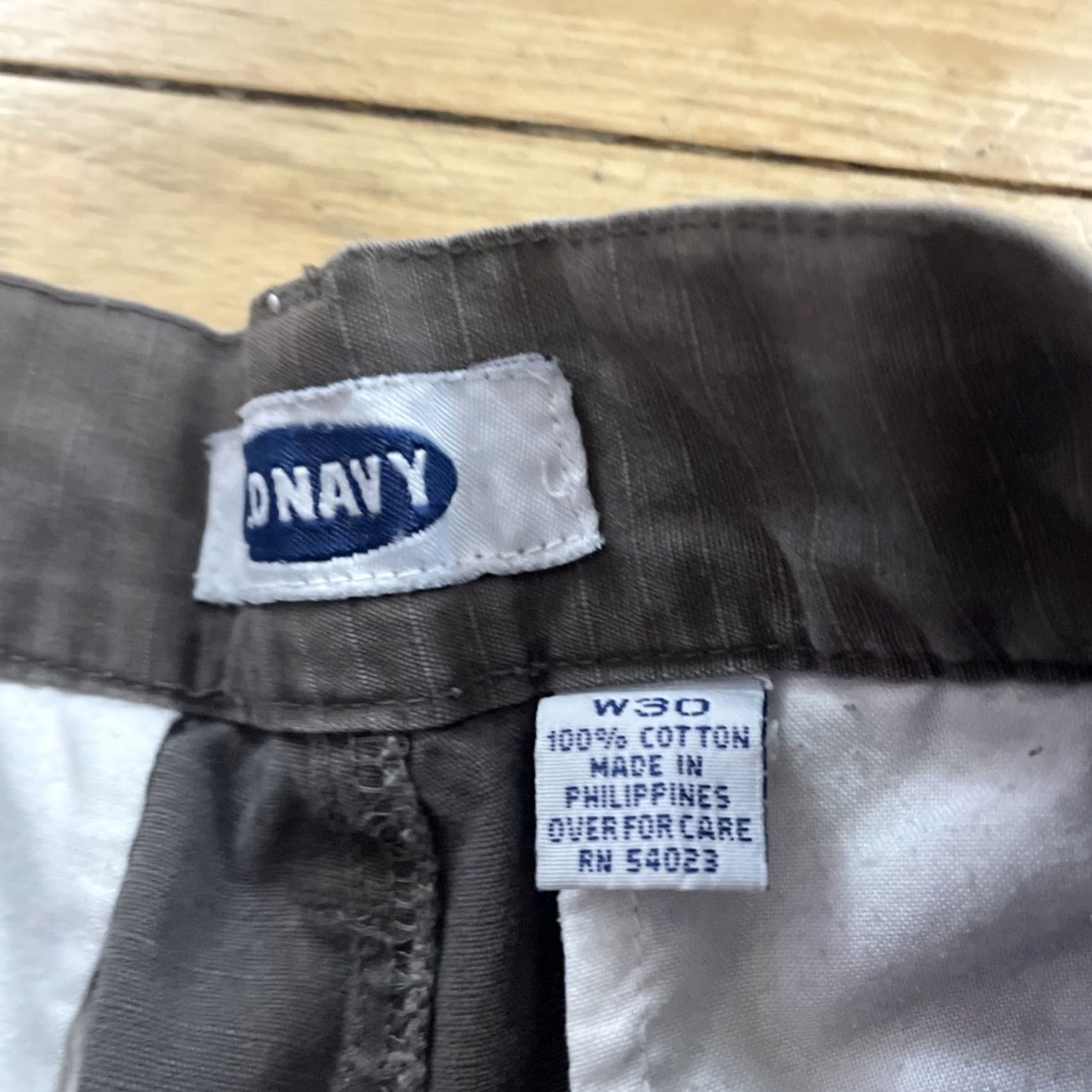 Old Navy VINTAGE Old Navy Cargo Shorts Men W 30 Gray Brown Zip Pockets 90s Y2K Bleach Fade Cargo Shorts Mens 30x9 Size US 30 / EU 46 - 4 Thumbnail