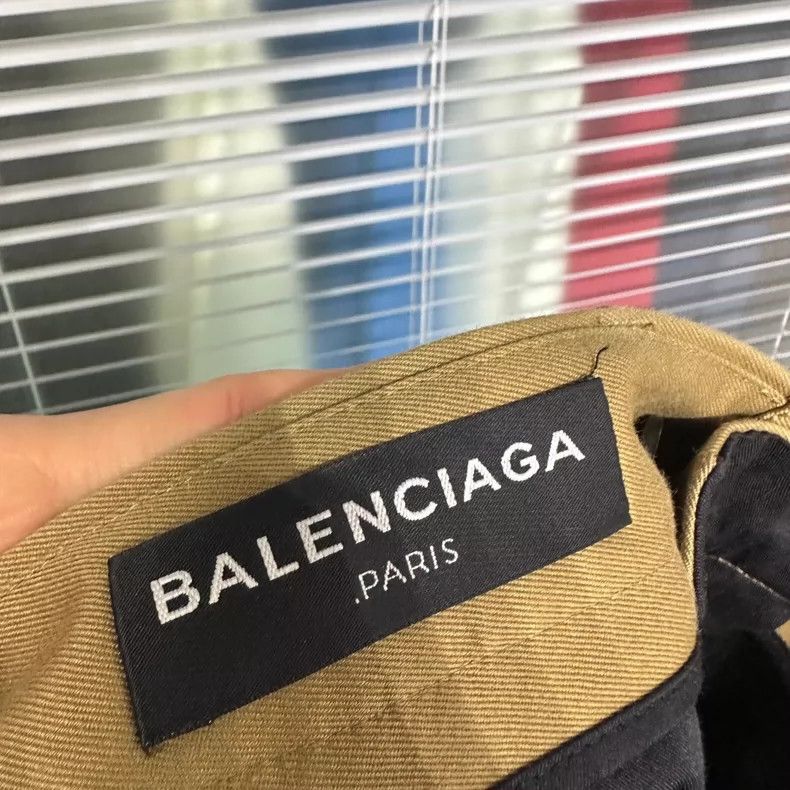 Balenciaga Balenciaga size 46 Trousers Casual Pants Khaki Color Oxfor Size US 30 / EU 46 - 7 Thumbnail