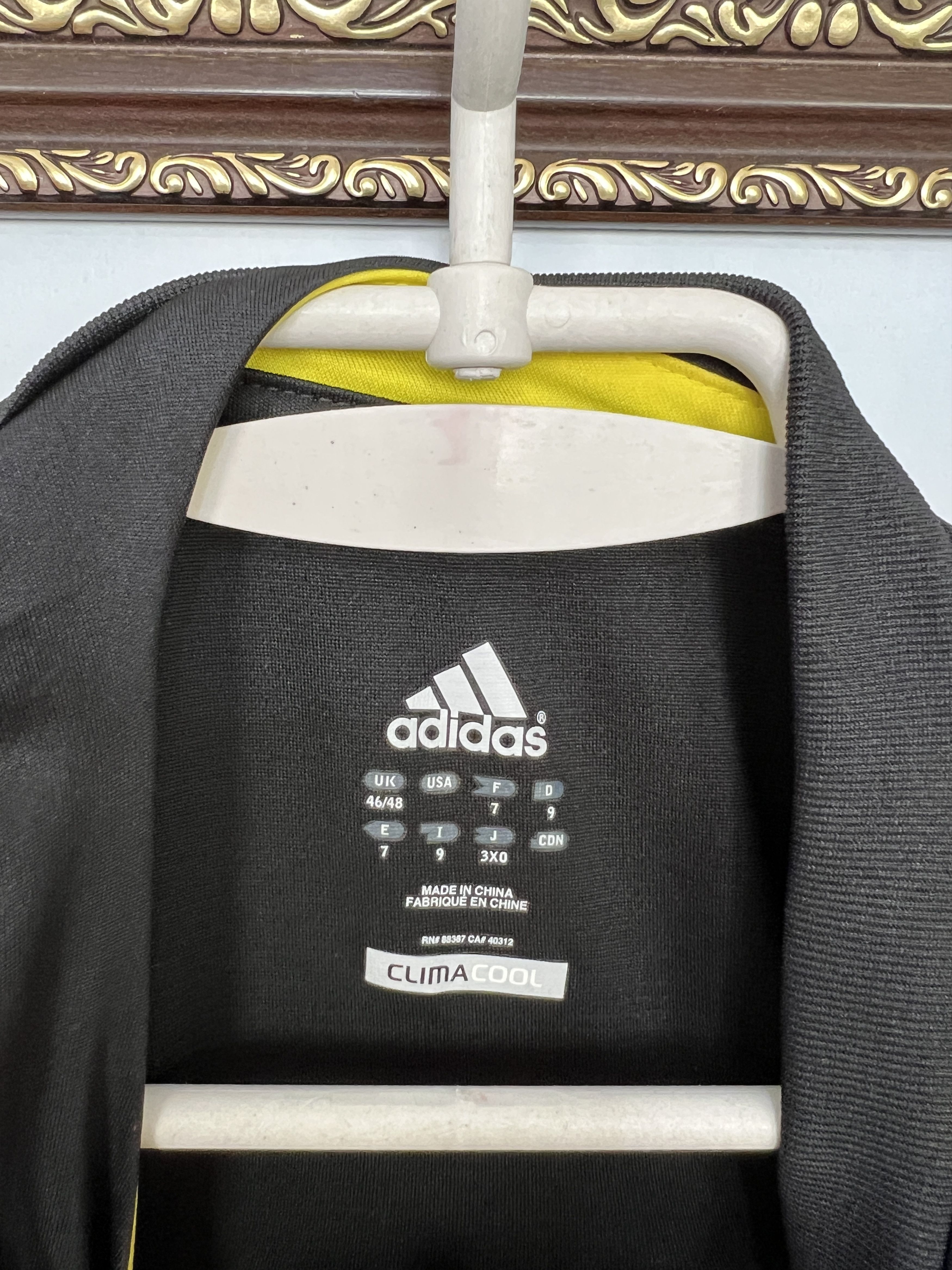 Adidas Liverpool football shirt 2010 Soccer Adidas Jersey Mens Size US XL / EU 56 / 4 - 7 Thumbnail