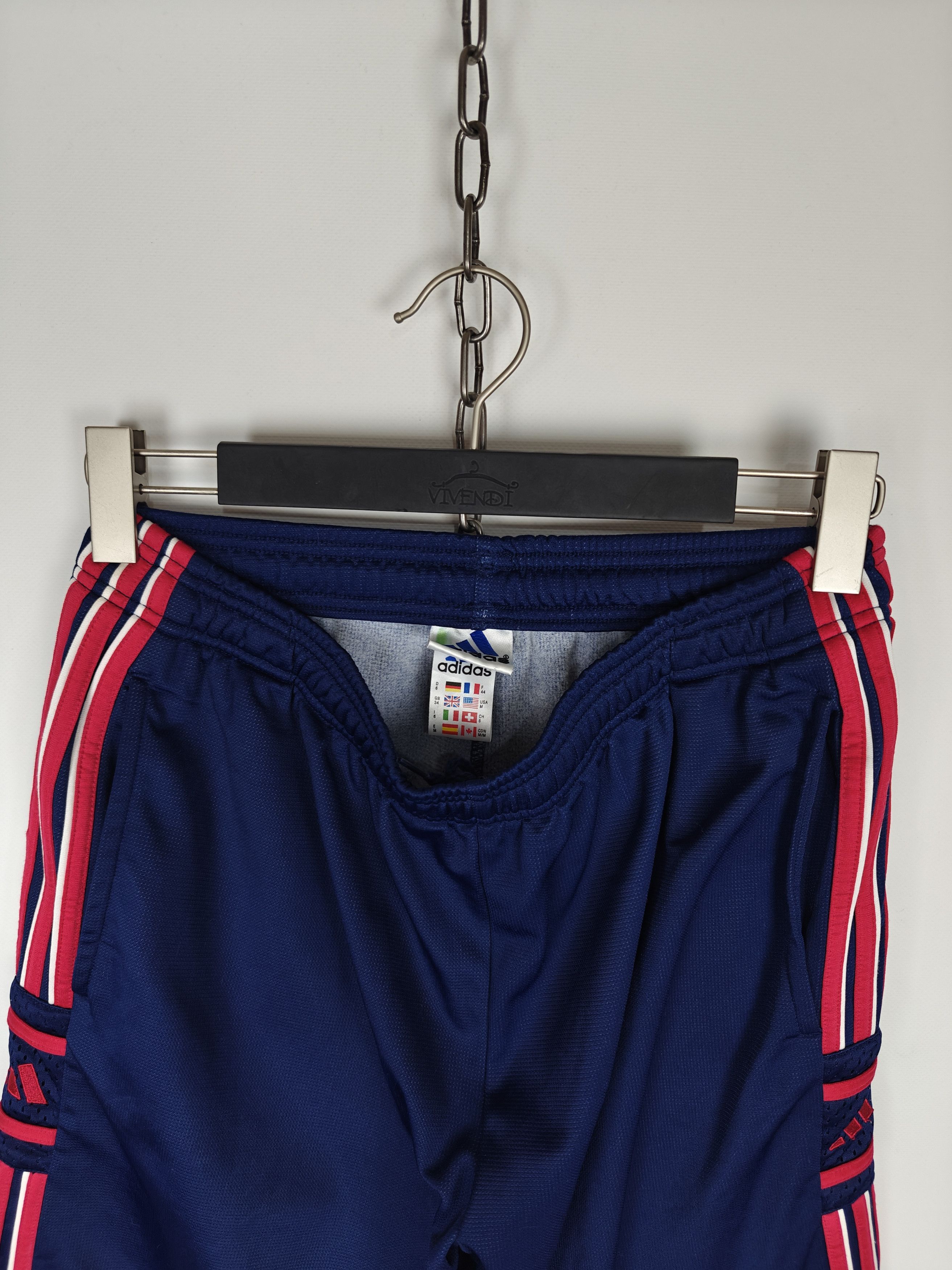 Adidas Adidas Vintage Shorts Logo size M Blue Size US 30 / EU 46 - 2 Thumbnail
