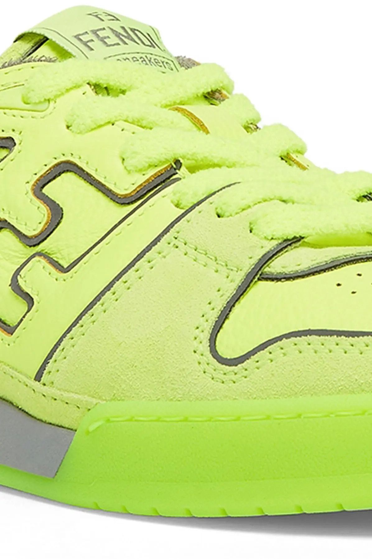 o1loc1c0824 Sneaker in Tia