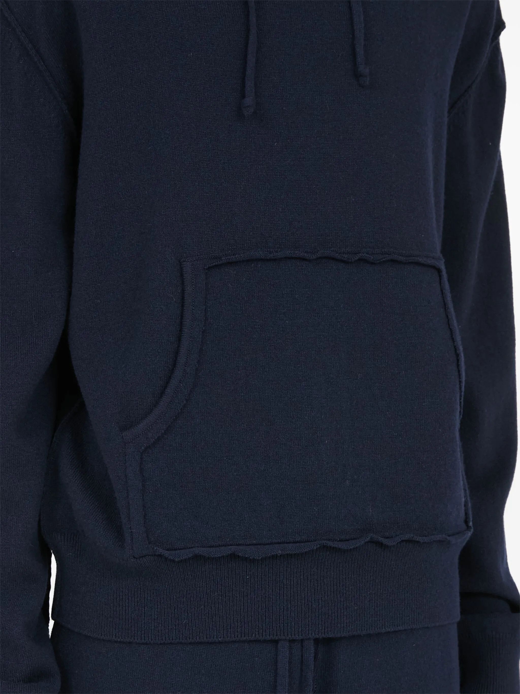 Maison Margiela o1w1db11225 Pouch Pocket Kntited Hoodie in Navy Blue Size US L / EU 52-54 / 3 - 7 Thumbnail