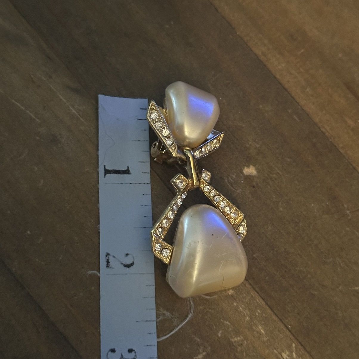 Vintage Vintage large faux pearl & rhinestone clip on dangle earring Size ONE SIZE - 2 Thumbnail