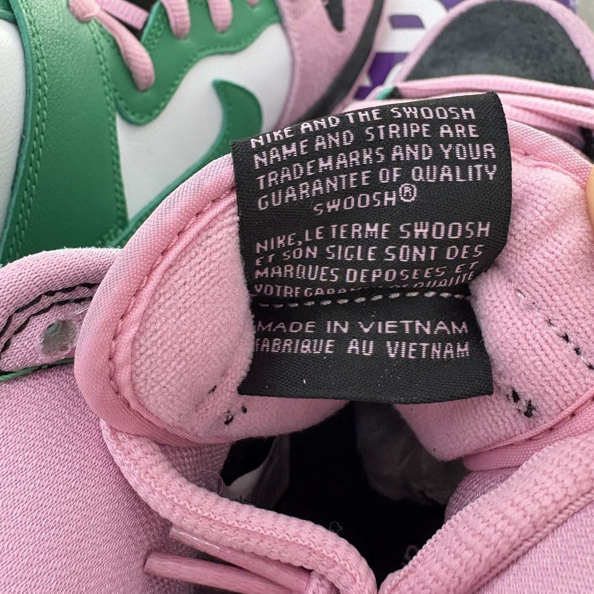 Nike SB NEW Nike Invert Celtics Dunks Size US 9 Size US 9 / EU 42 - 19 Thumbnail