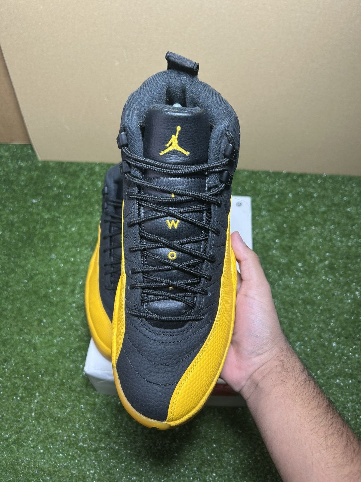 Jordan Brand Jordan 12 University Gold Size US 9 / EU 42 - 5 Thumbnail