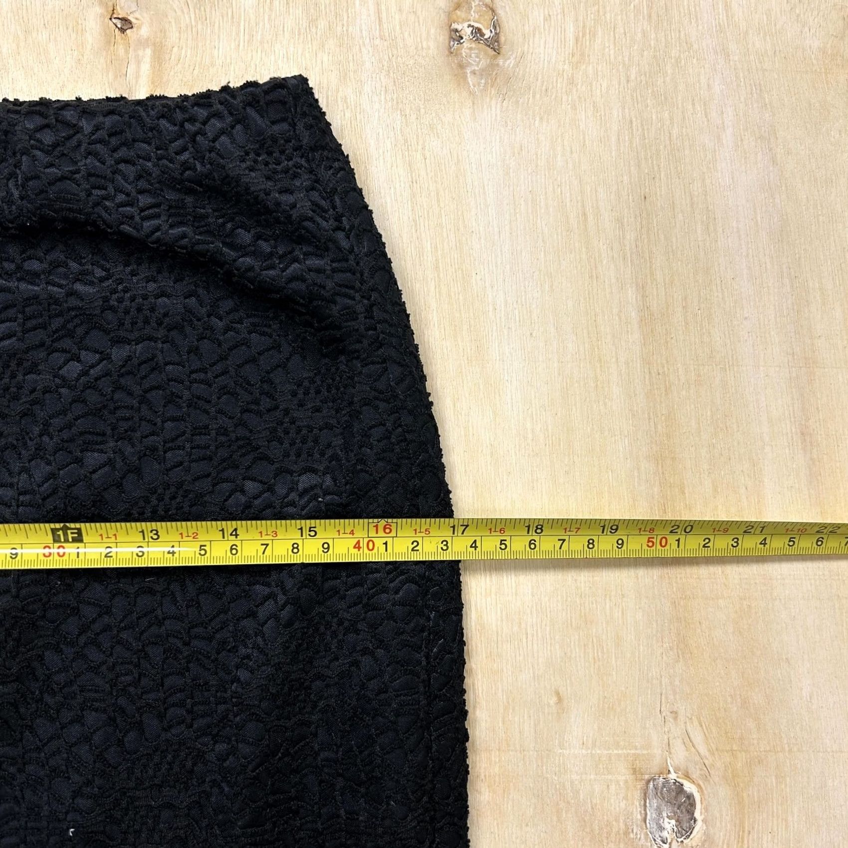 Mossimo Mossimo Skirt Womens Medium Black Lace Pencil Knee Length Lined Stretch Office Size 32" / US 10 / IT 46 - 6 Thumbnail