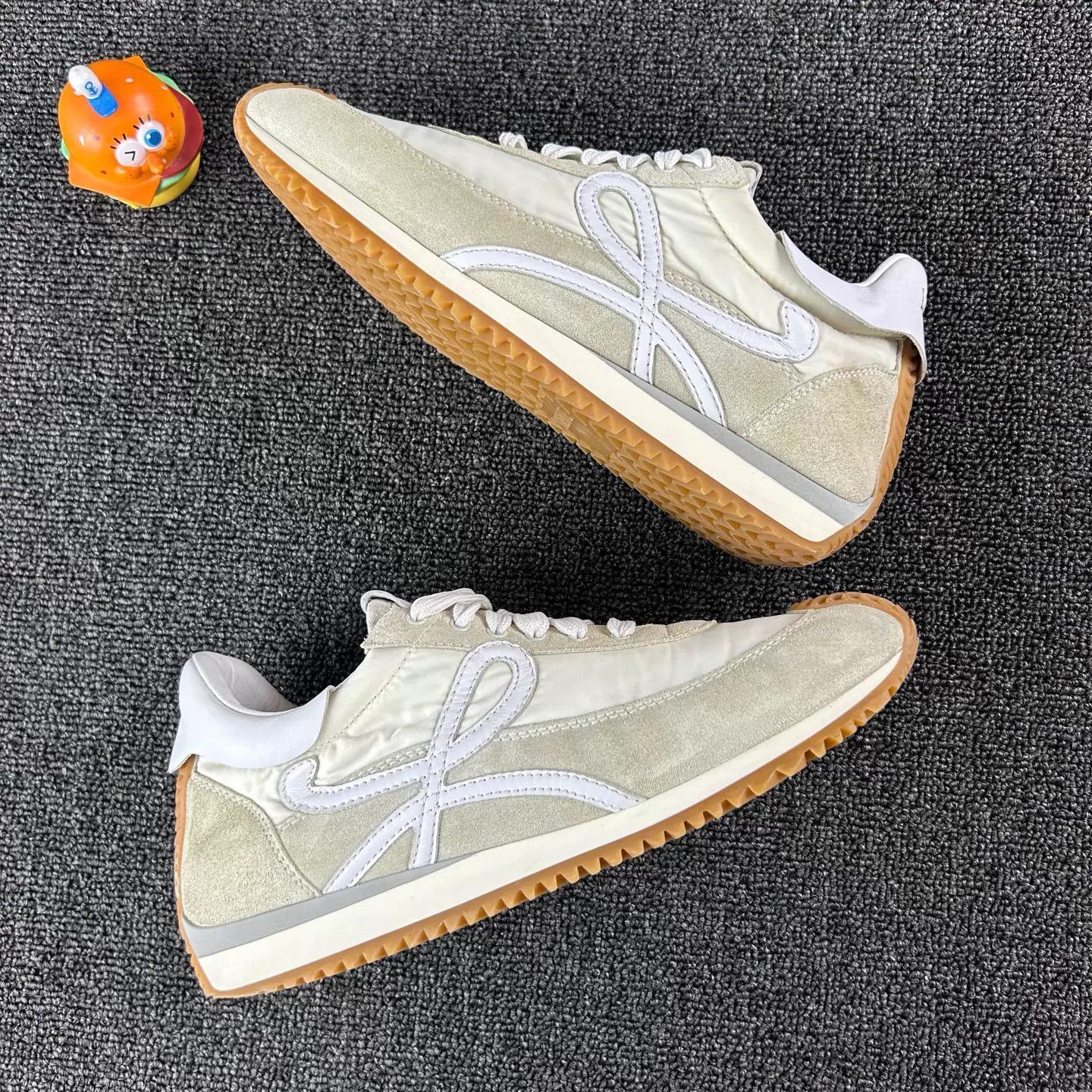 Louis Vuitton LOEWE Gray Goya Sneaker 38 Size US 7.5 / IT 37.5 - 4 Thumbnail