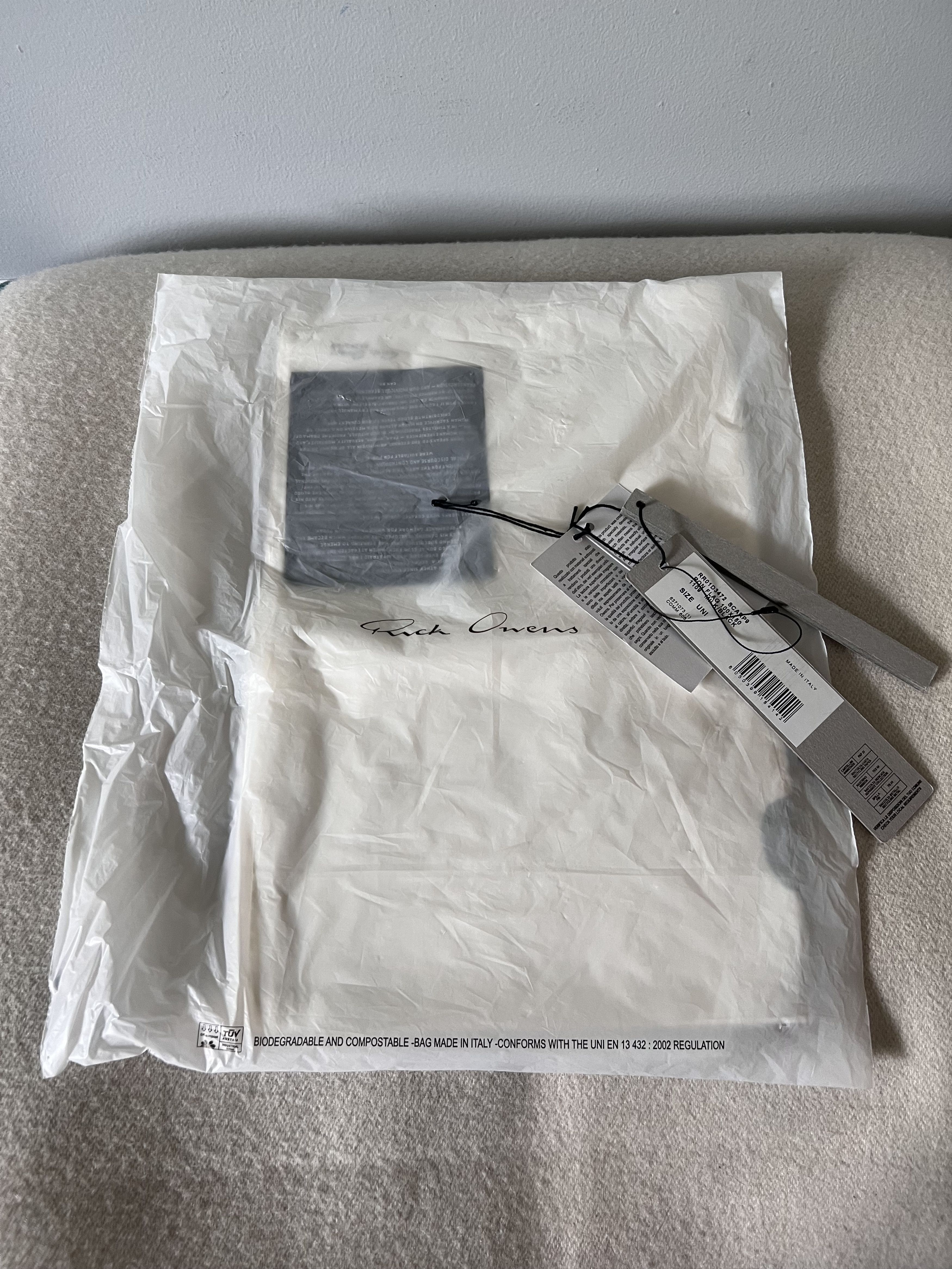 Rick Owens Rick Owens Ron Flag in Milk Size ONE SIZE - 2 Thumbnail