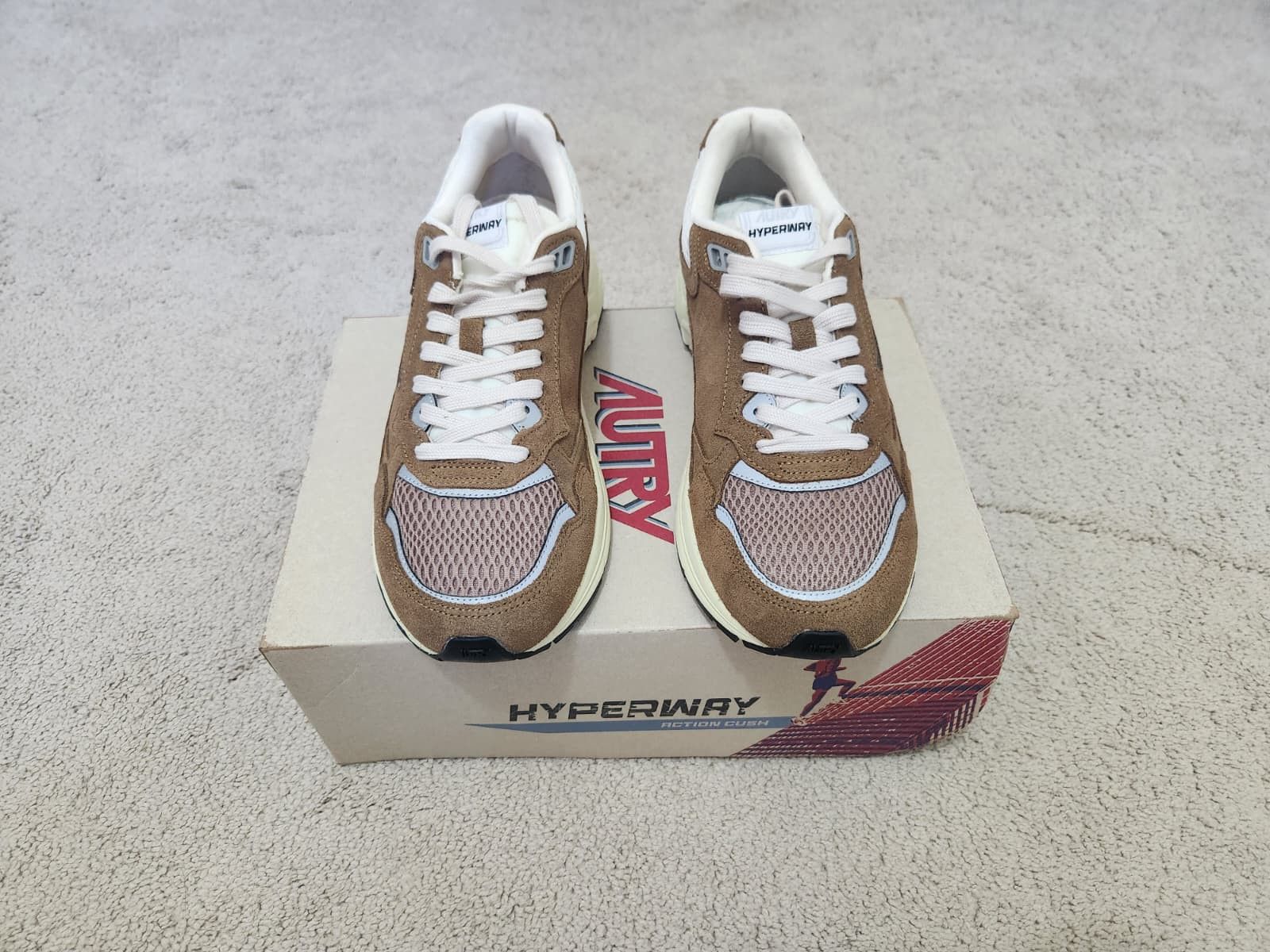 AUTRY Autry Hyperway Low Man Sneakers – Cigar/Silver Size US 9 / EU 42 - 3 Thumbnail
