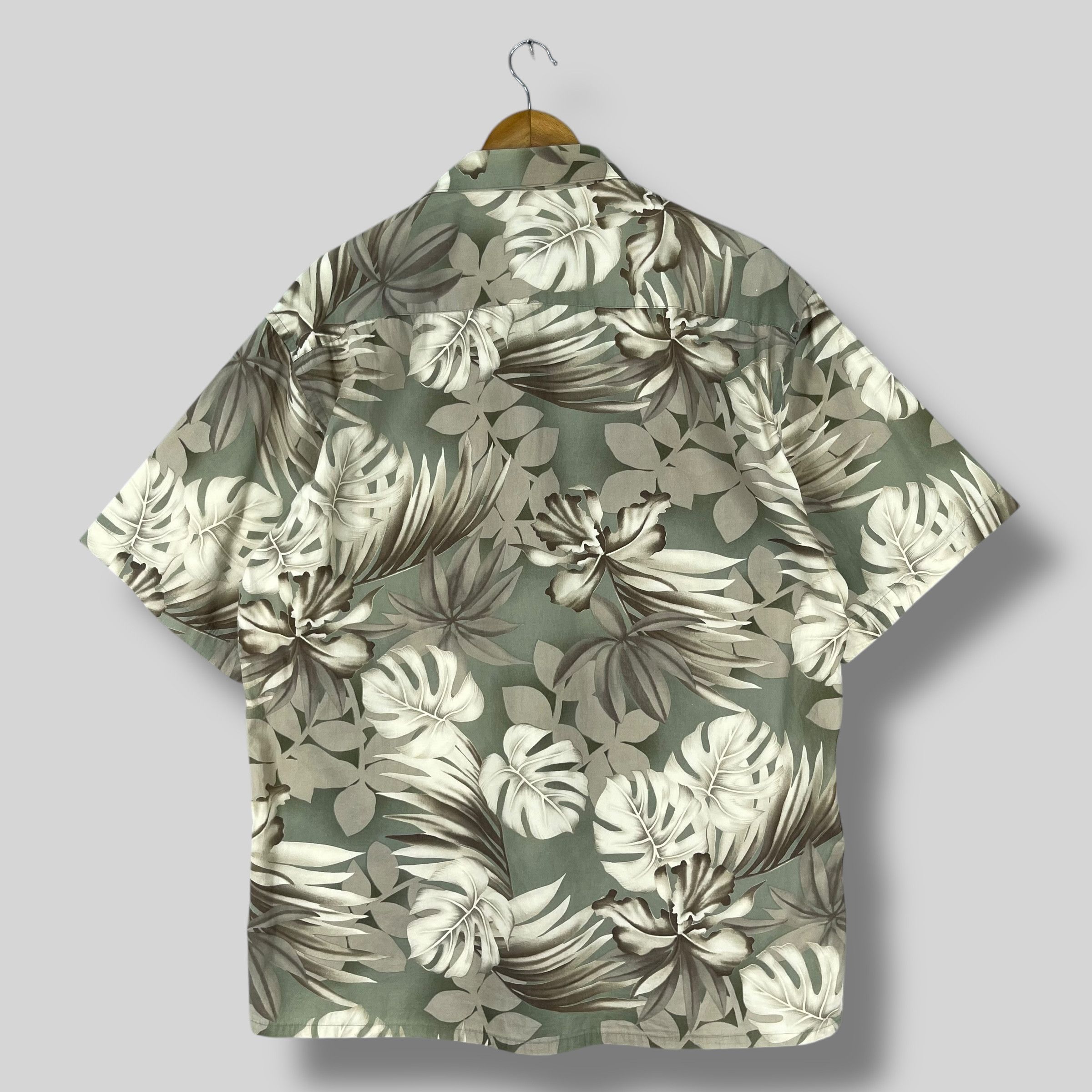 Vintage Vintage PIERRE CARDIN Hawaii Floral Motive Shirt Size US L / EU 52-54 / 3 - 7 Thumbnail