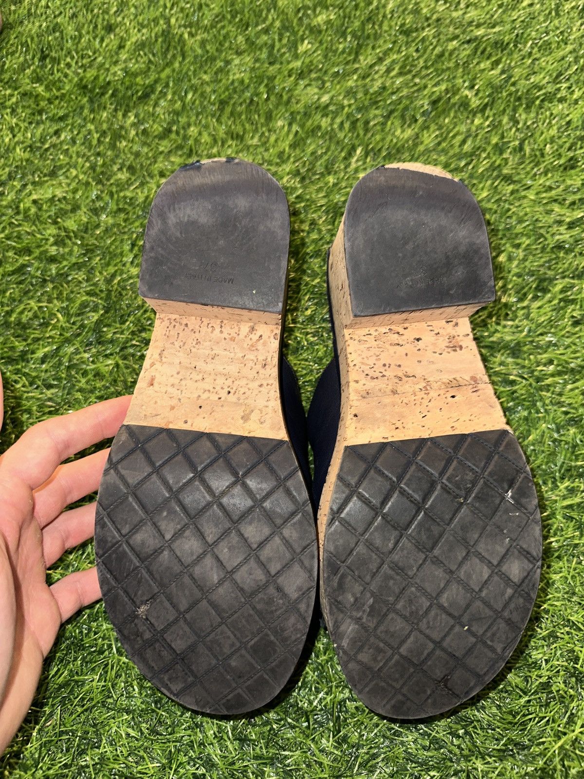 Chanel Chanel leather mules and clogs size 37 Size US 7 / IT 37 - 6 Thumbnail