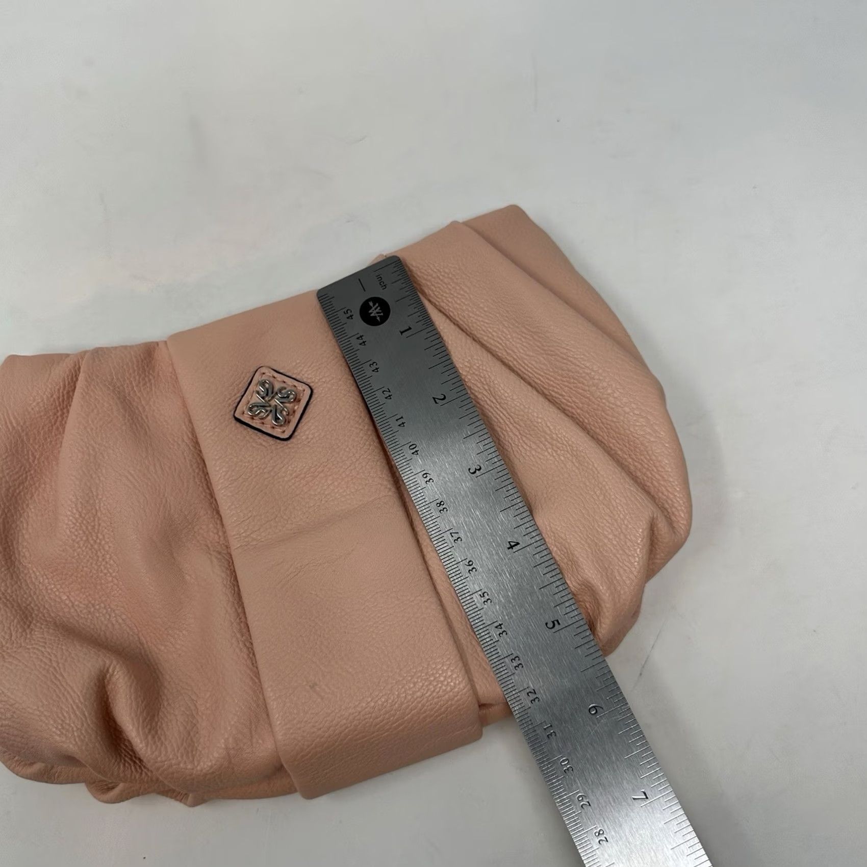 Vintage Vera Wang Simply Vera Wang Clutch Wristlet Pink Gray Made Bag Womens Small Faux Leather Zip Wrist Strap Pebbled Lightweight Pattern: Solid Size ONE SIZE - 7 Thumbnail