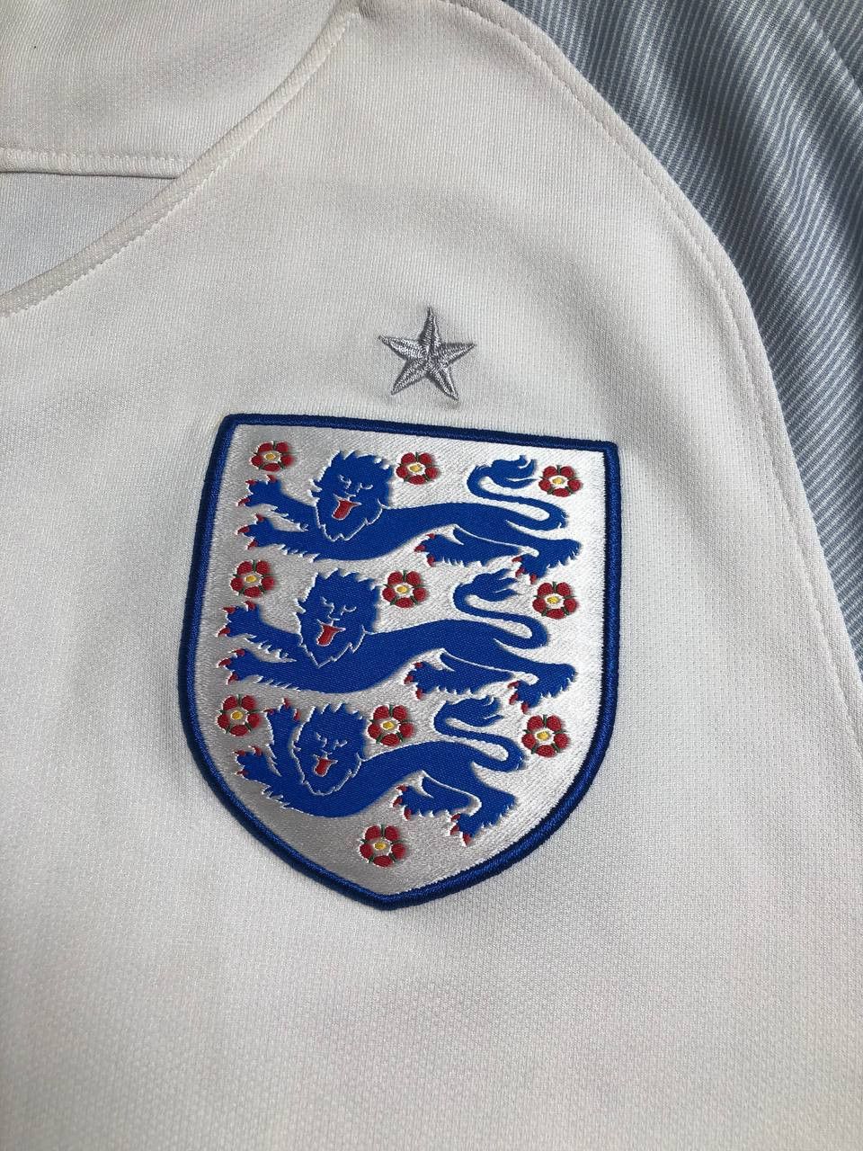 Nike T-Shirt Nike Jerseys DRI-FIT football EnglandY2K Vintage Size US S / EU 44-46 / 1 - 9 Thumbnail