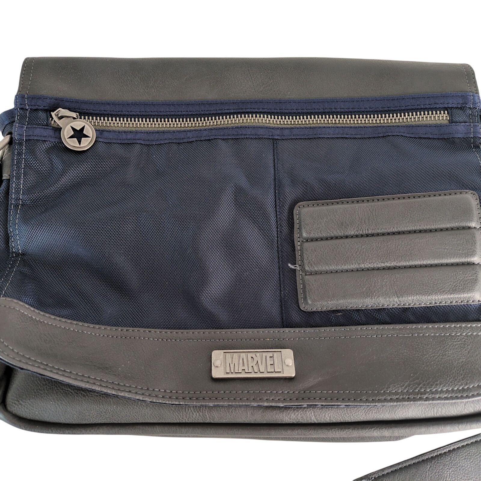 Marvel Comics Marvel Captain America Navy & Gray Laptop Messenger Bag Size ONE SIZE - 2 Thumbnail