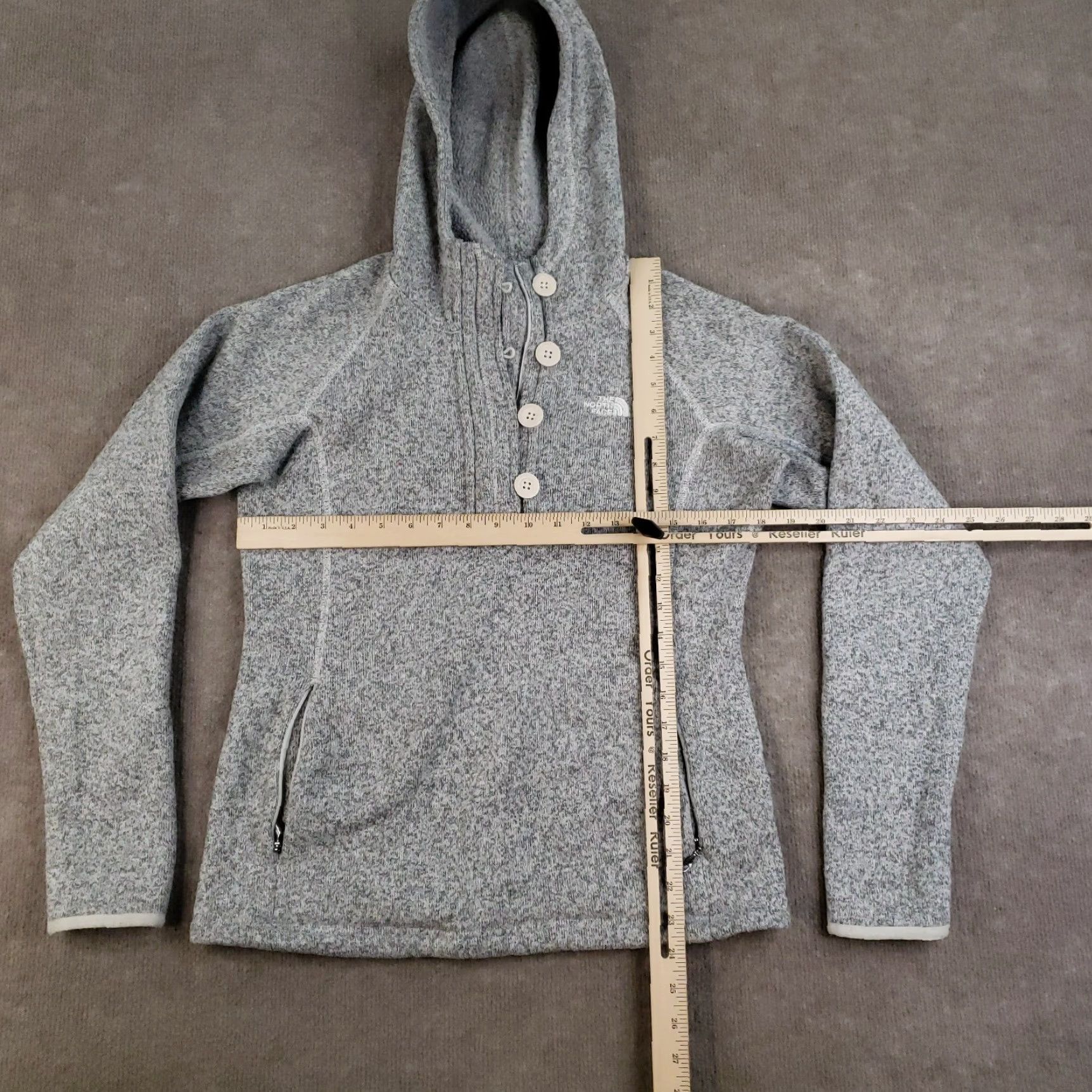 The North Face VINTAGE North Face Crescent Sunset Hoodie Womens M Gray Pullover Sweatshirt Button Size M / US 6-8 / IT 42-44 - 2 Thumbnail