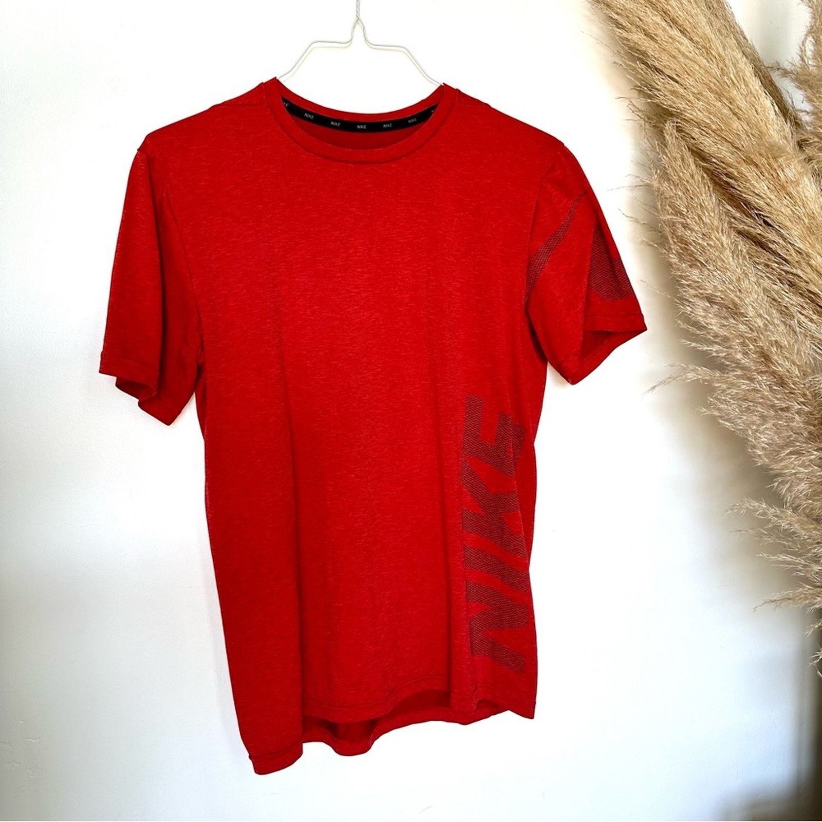 Nike NIKE Bright Red Dri Fit Logo Short Sleeve Tee T Shirt Top Size US M / EU 48-50 / 2 - 3 Thumbnail