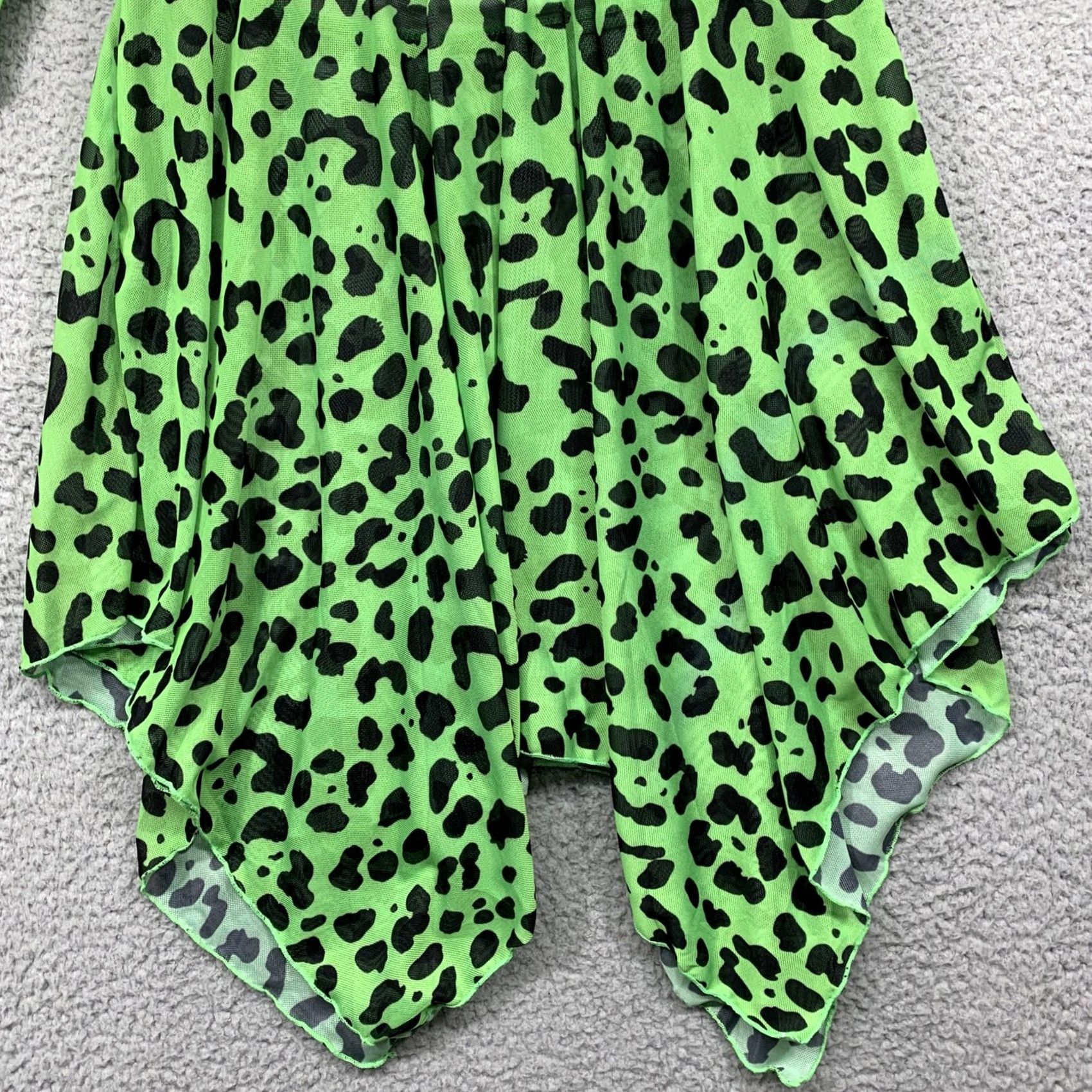 Vintage 2 Piece Tankini Swimsuit Women’s Size S Green Black Padded NWOT Halter Leopard Pattern 2 pc Shirt? Size ONE SIZE - 7 Thumbnail