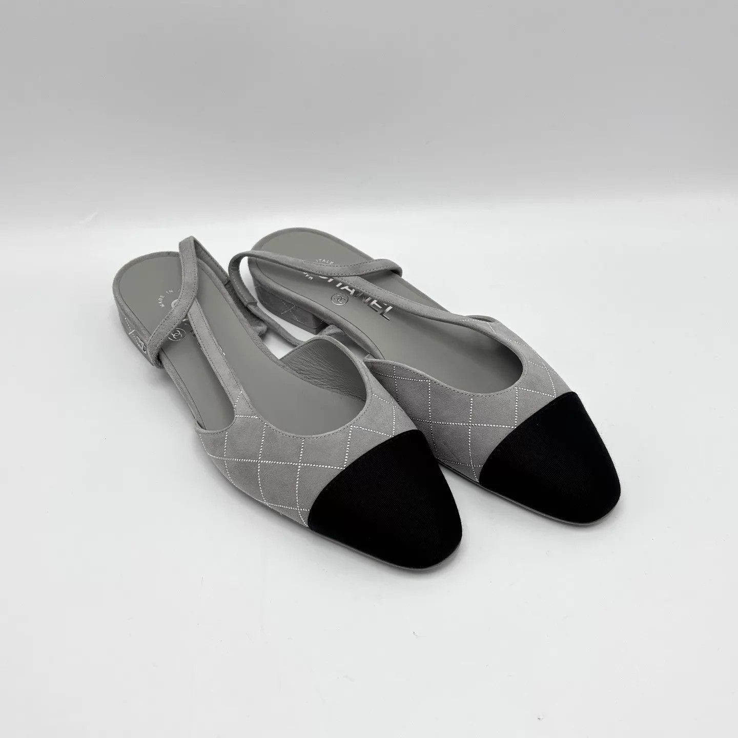Chanel CHANEL 25C Gray Quilted Crystal Slingback Size US 7 / IT 37 - 5 Thumbnail