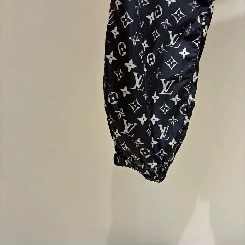 Louis Vuitton Louis Vuitton Full print print sports pants Size US 36 / EU 52 - 4 Thumbnail