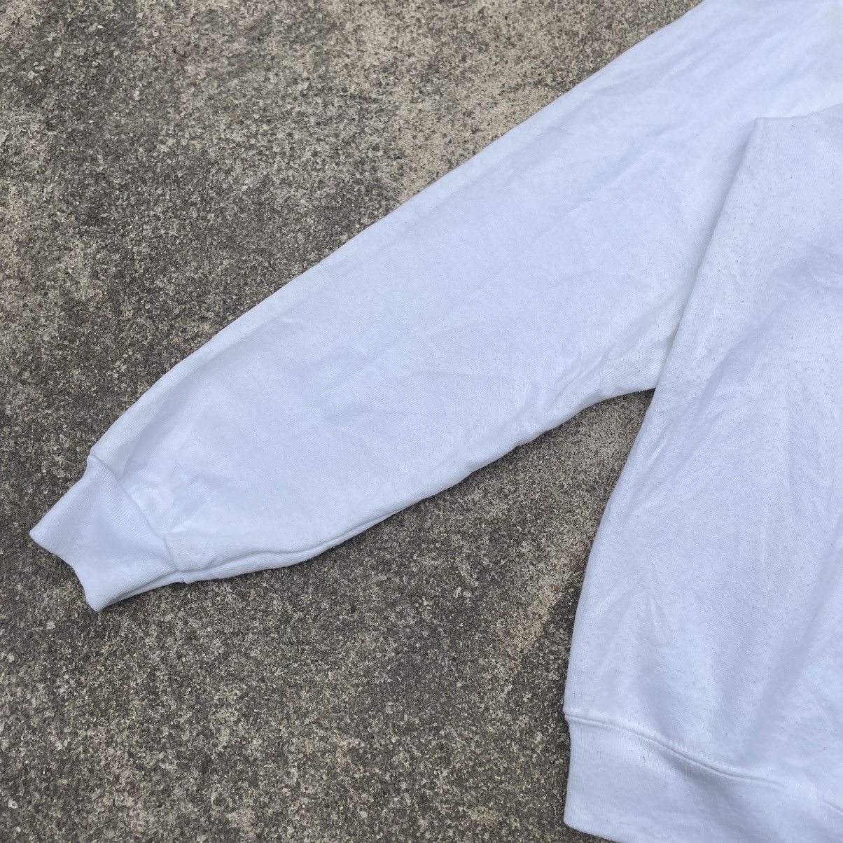 Vintage 🔥Rare🔥Vintage 1993 Shadow Bear Festival Crewneck Sweatshirts Size US M / EU 48-50 / 2 - 6 Thumbnail