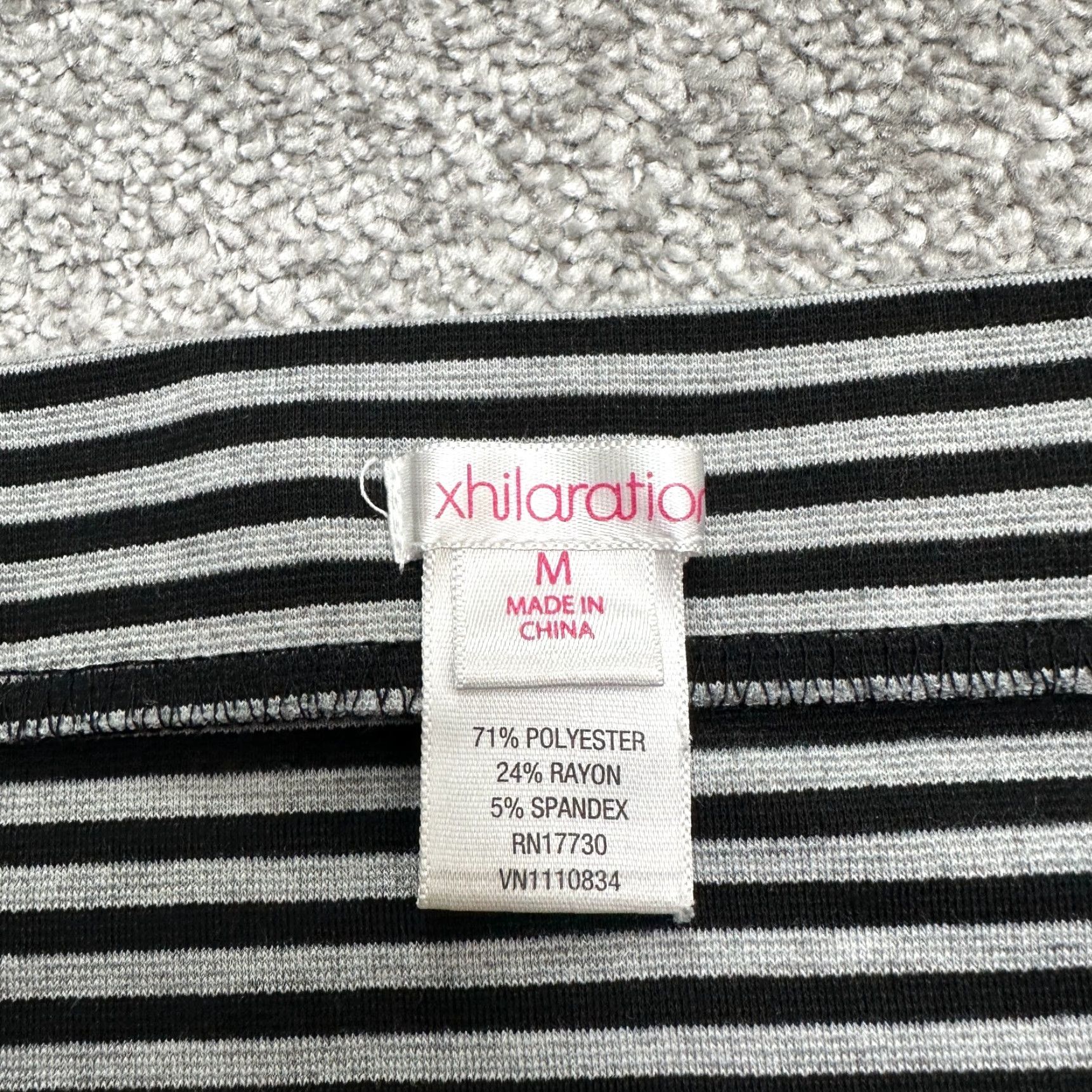 Vintage Xhilaration Pencil Skirt Womens Medium Black Gray Striped Stretch Casual 29x21 Size 32" / US 10 / IT 46 - 3 Thumbnail