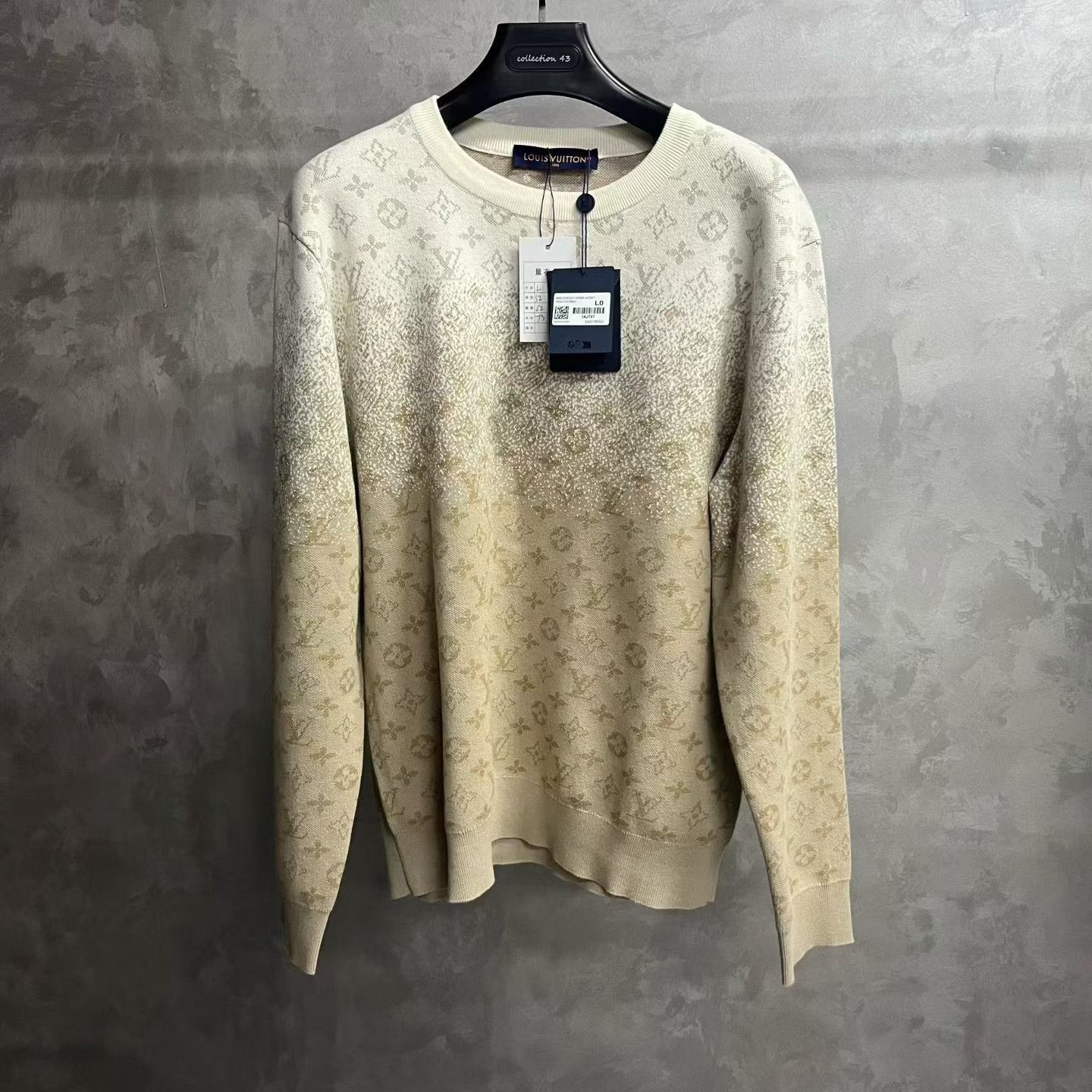 Louis Vuitton Louis Vuitton Tie-Dye Gradient Multi Hoodie l Men Size US L / EU 52-54 / 3 - 1 Thumbnail