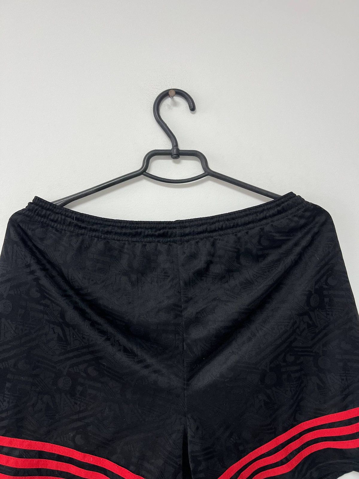 Adidas Vintage adidas shorts sz 32 made in United Kingdom Size US 32 / EU 48 - 16 Thumbnail