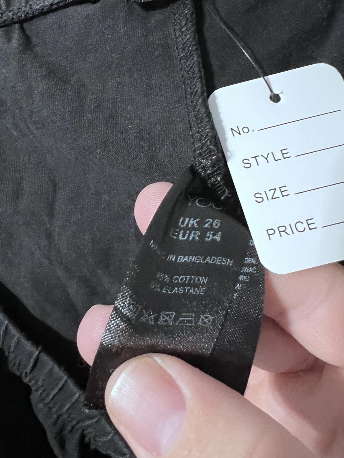 Other Yours Clothing Black Cropped Trousers – Size 26 Size 42" / US 20 - 4 Thumbnail