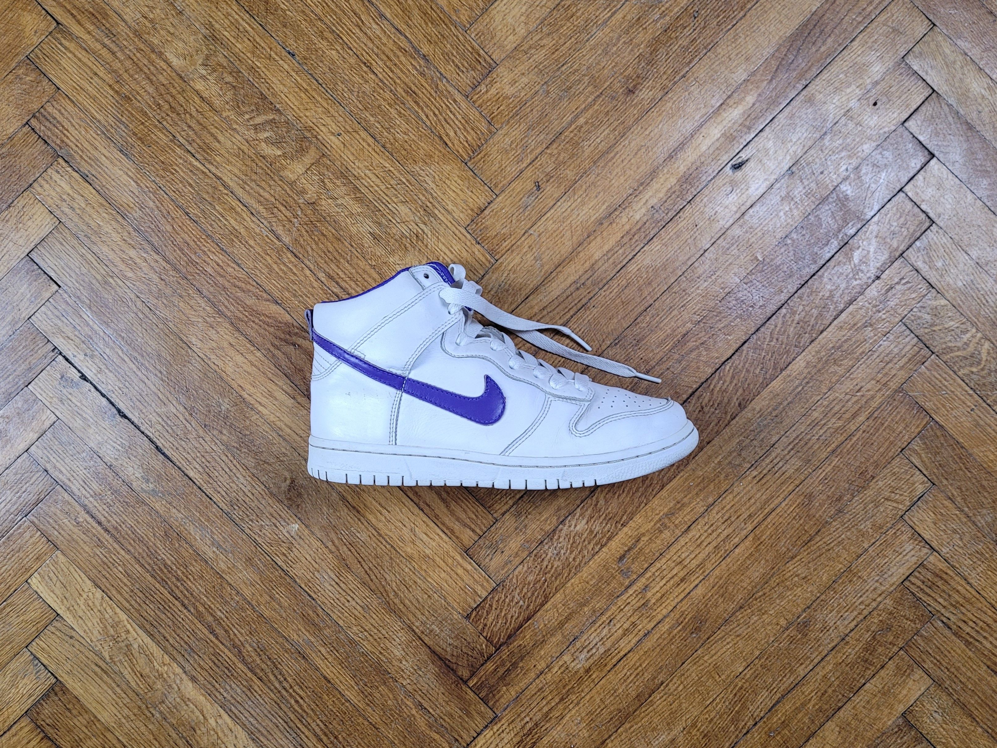 Nike 2009 Vintage Nike Dunk Hi White / Purple Los Angeles Kings Size US 9 / IT 39 - 1 Thumbnail