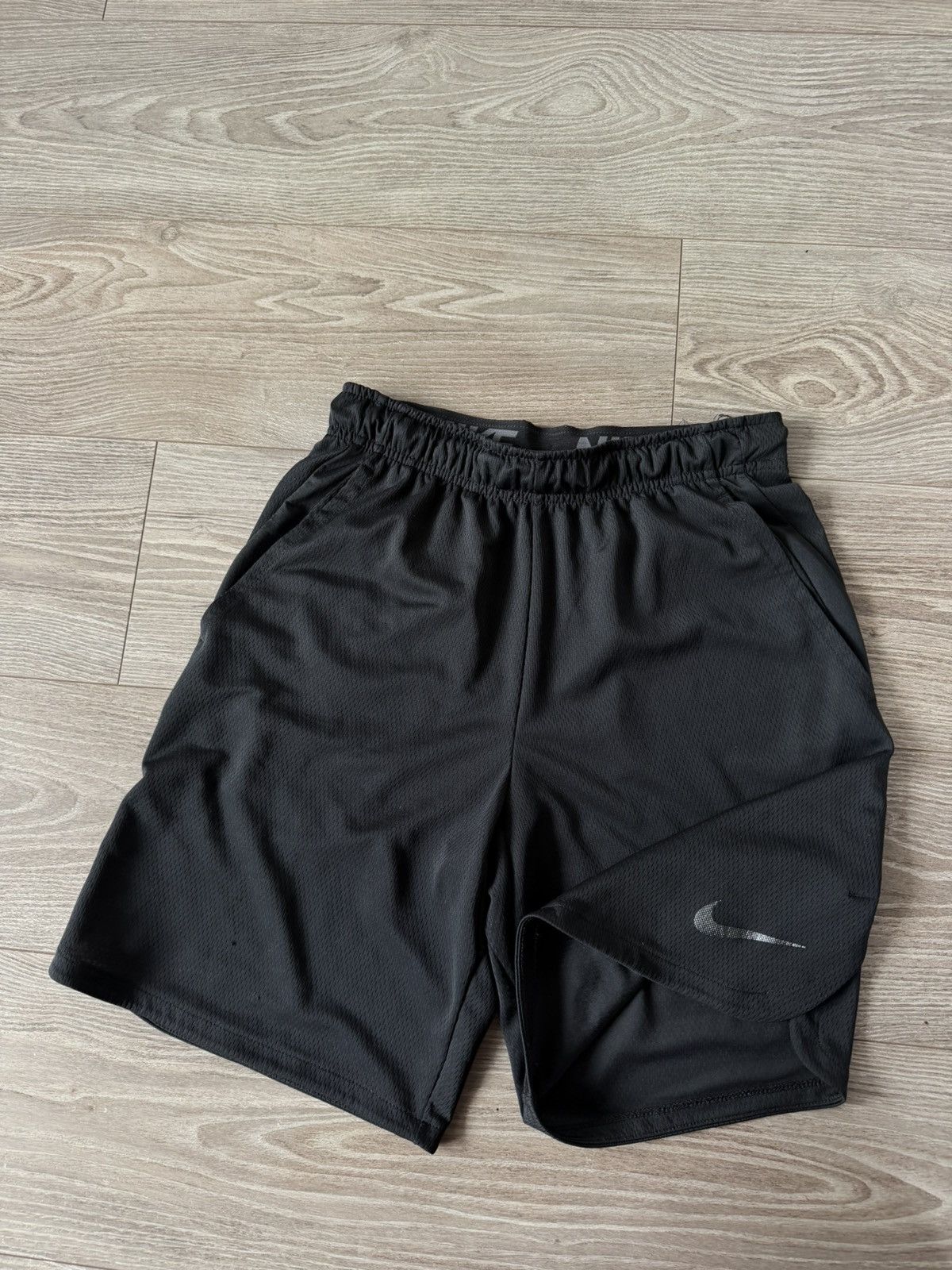 Nike Nike Running Division Reflective Swoosh Dri-Fit ADV 4 Shorts Size US 32 / EU 48 - 3 Thumbnail