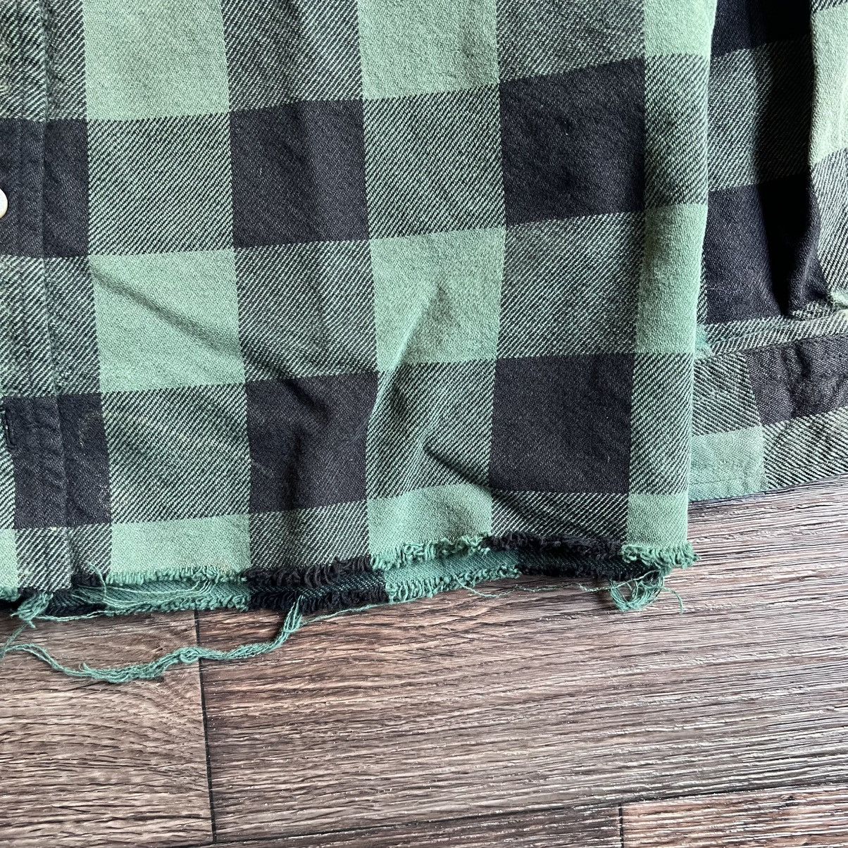 Vintage Vintage 2000s Thick Green Flannel Cut/Cropped L/XL Size US XL / EU 56 / 4 - 7 Thumbnail